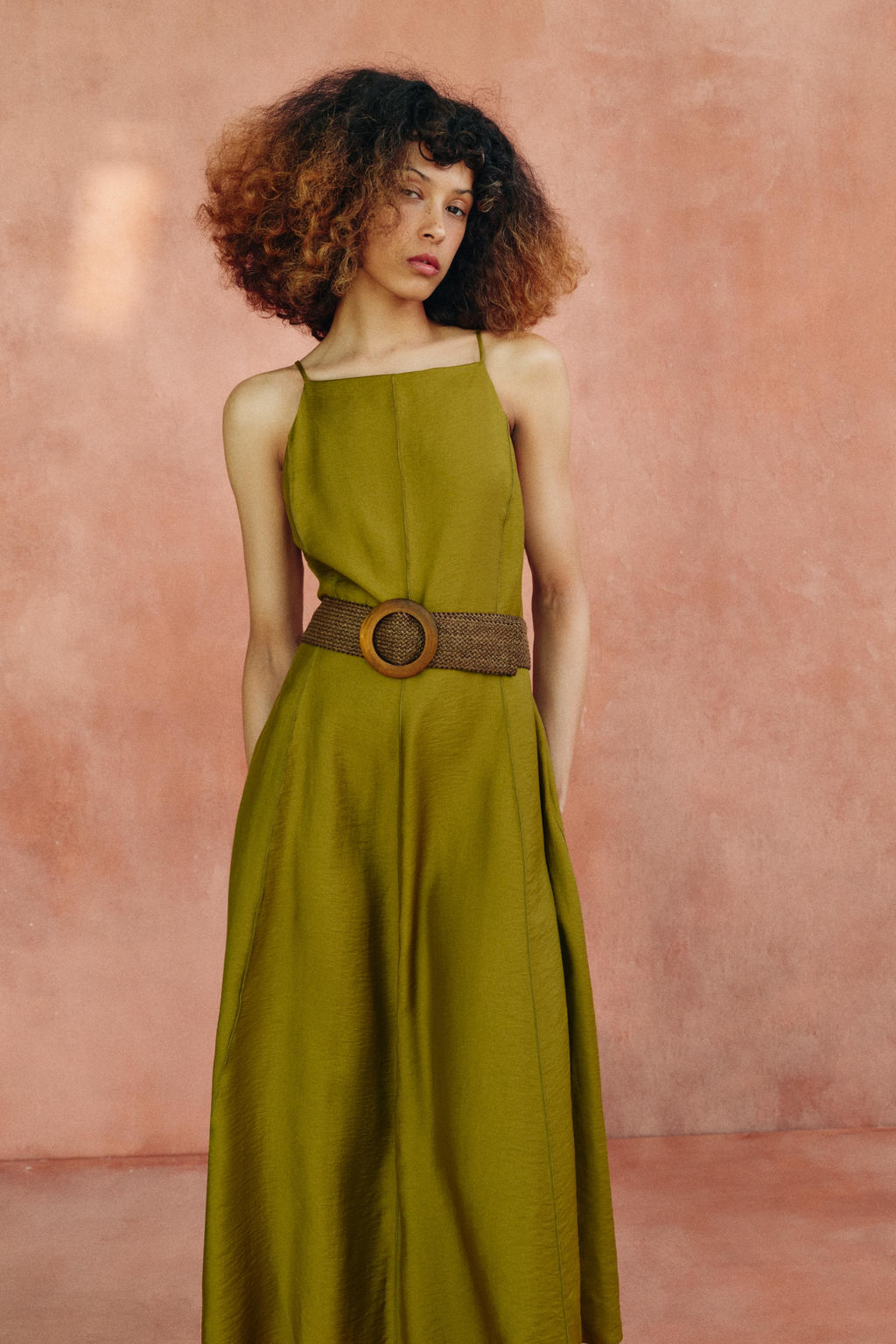 VESTIDO MIDI CINTUR?N / Khaki - Zara фото 7