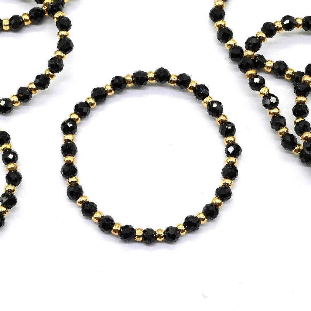 Кольцо на резинке с турмалином шерл шарик 2мм Радуга камня