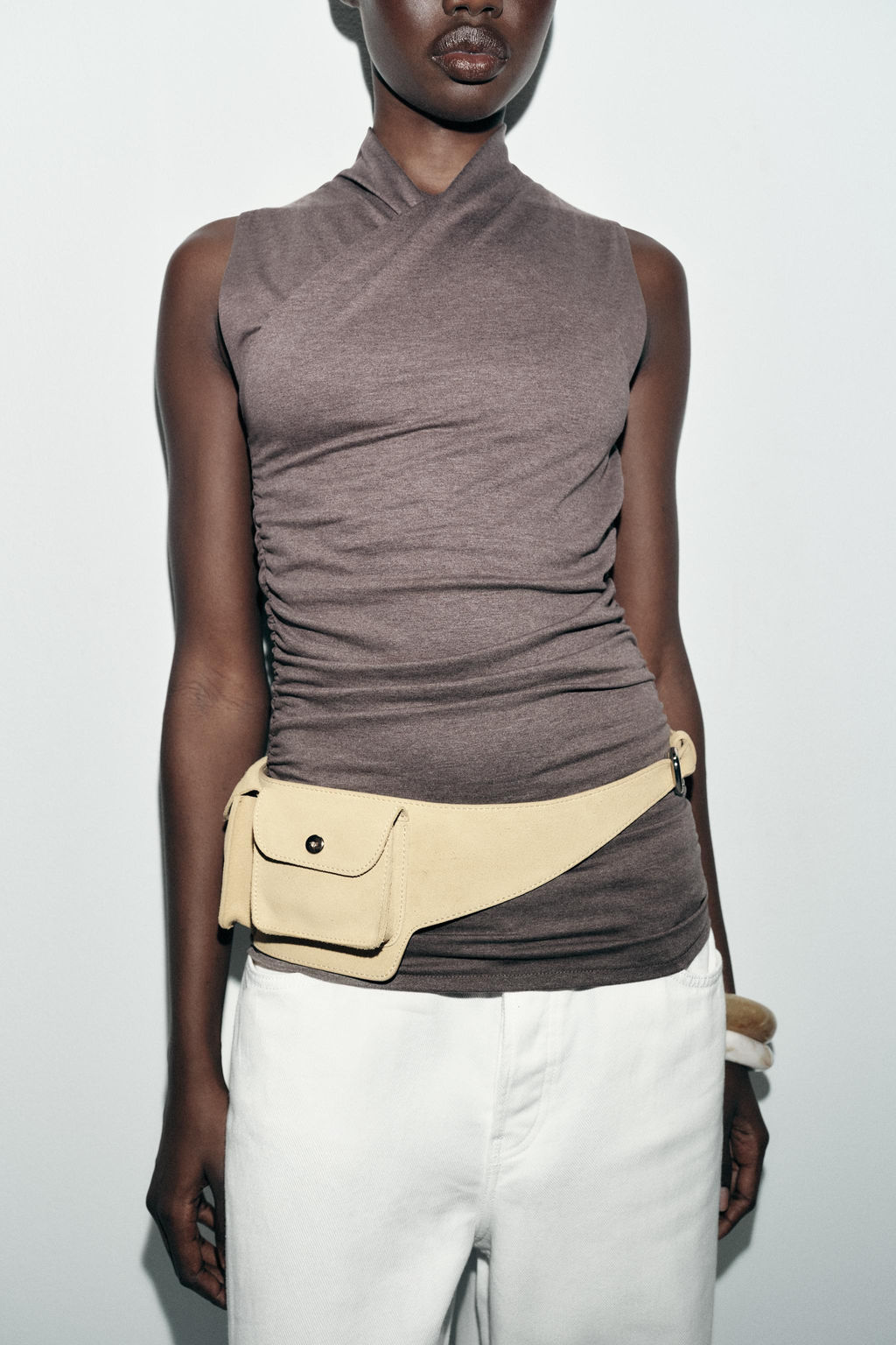 TOP DRAPEADO FRUNCES / Marr?n vigor? - Zara фото 4