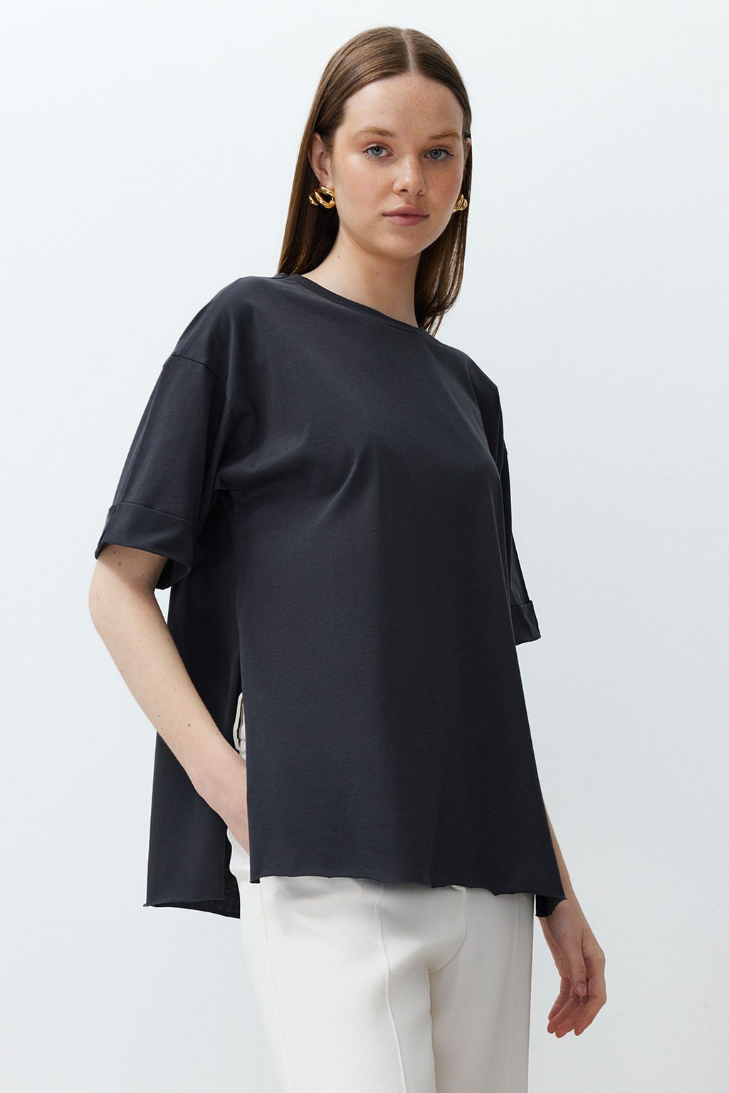 Antrasit %100 Pamuk Duble Kol Asimetrik Boyfriend Orme T-Shirt TWOSS20TS0828