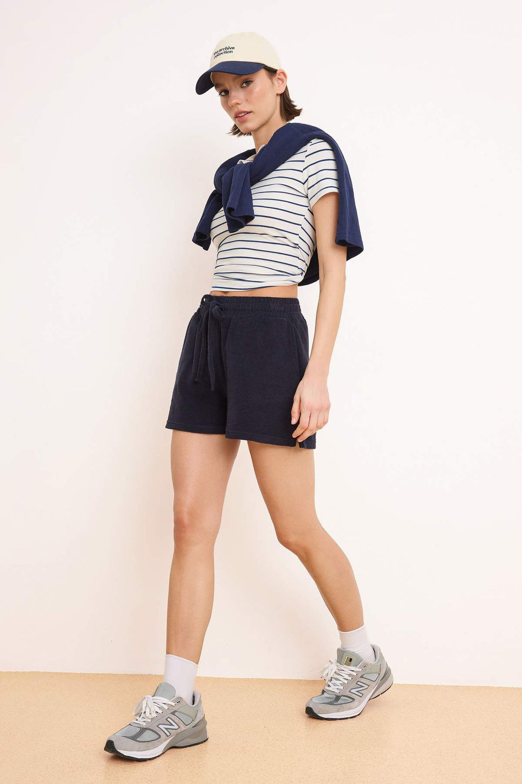 Lacivert Regular Lastikli Boru Paca K?sa Havlu Orme Sort & Bermuda TWOSS26SR00051 - Trendyolmilla фото 2