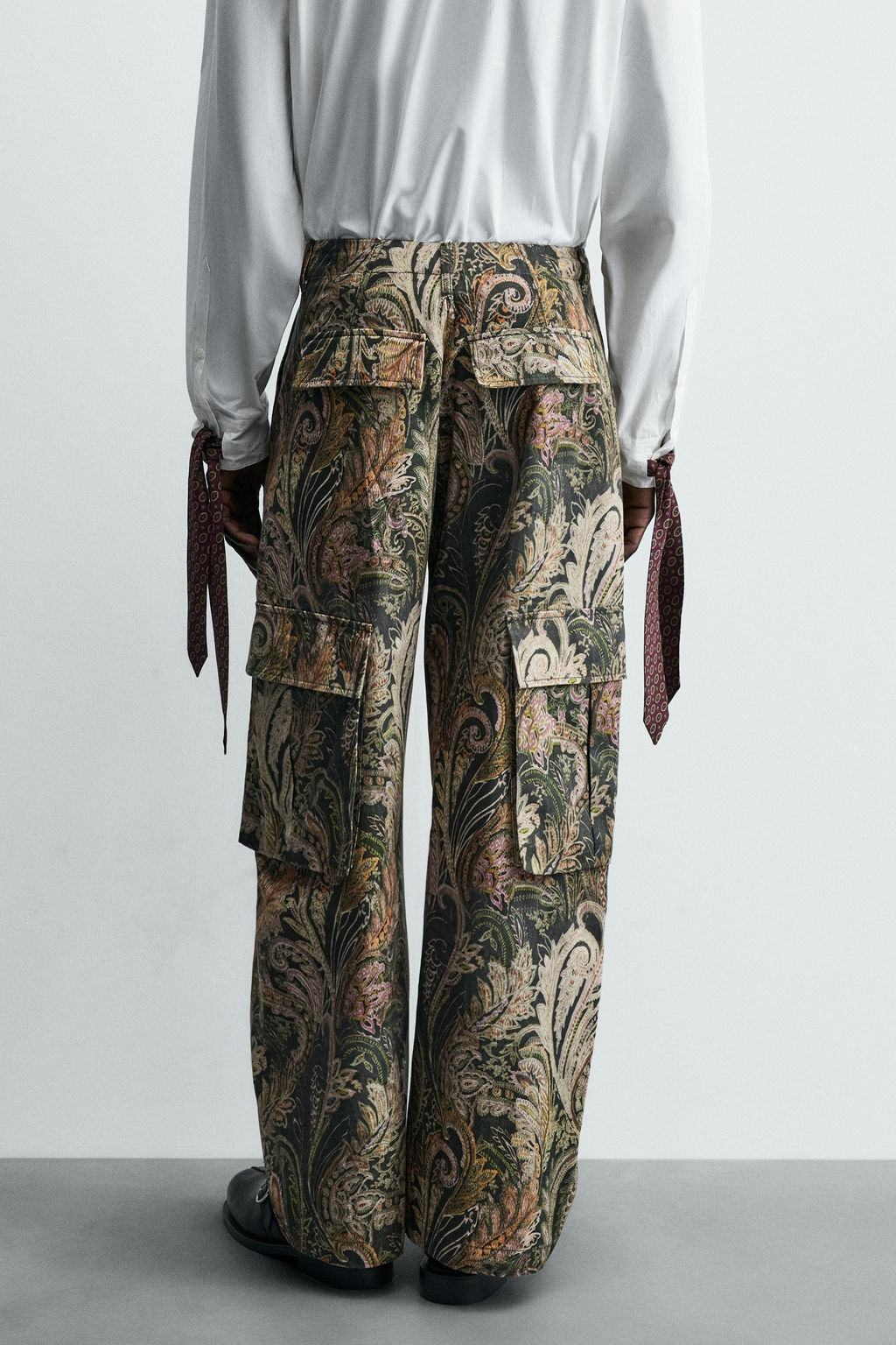 LIMITED EDITION PAISLEY BARREL FIT CARGO TROUSERS - Zara фото 20