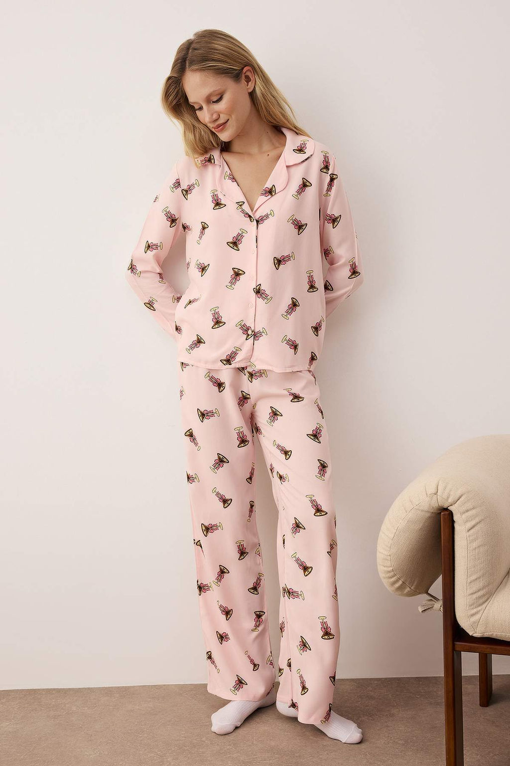 Pembe-Cok Renkli Bask?l? Shally Dokuma Pijama Tak?m? THMAW26PT00149 - Trendyolmilla фото 2