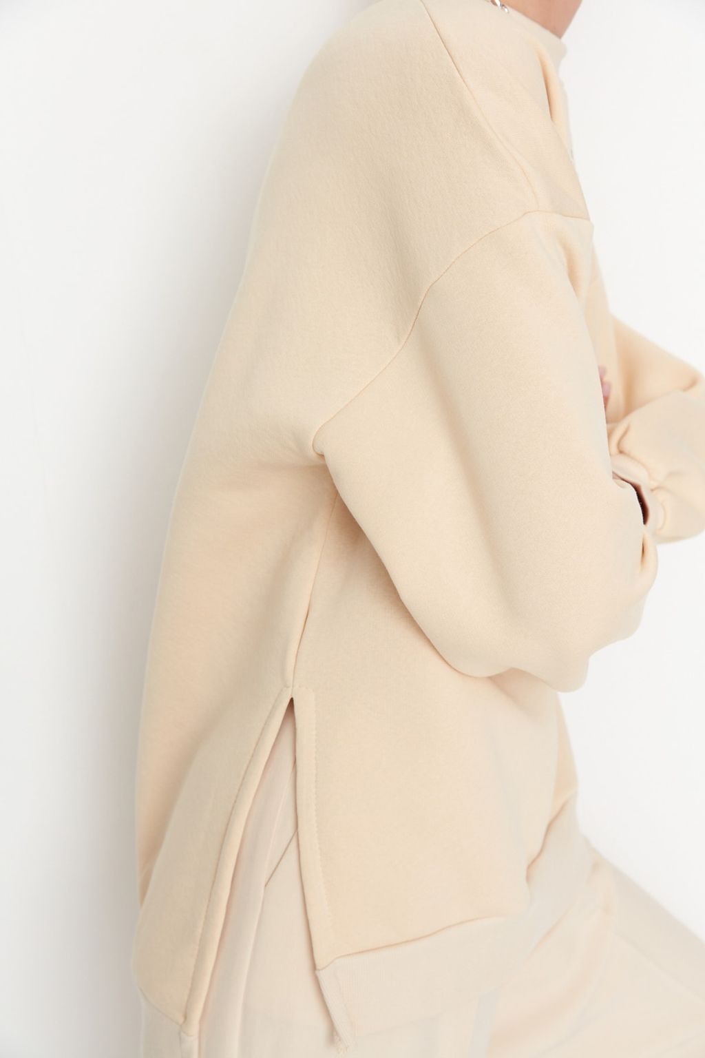 Bej Oversize/Genis Kal?p Y?rtmac Detayl? Kal?n Ici Polarl? Orme Sweatshirt TWOAW23SW00195