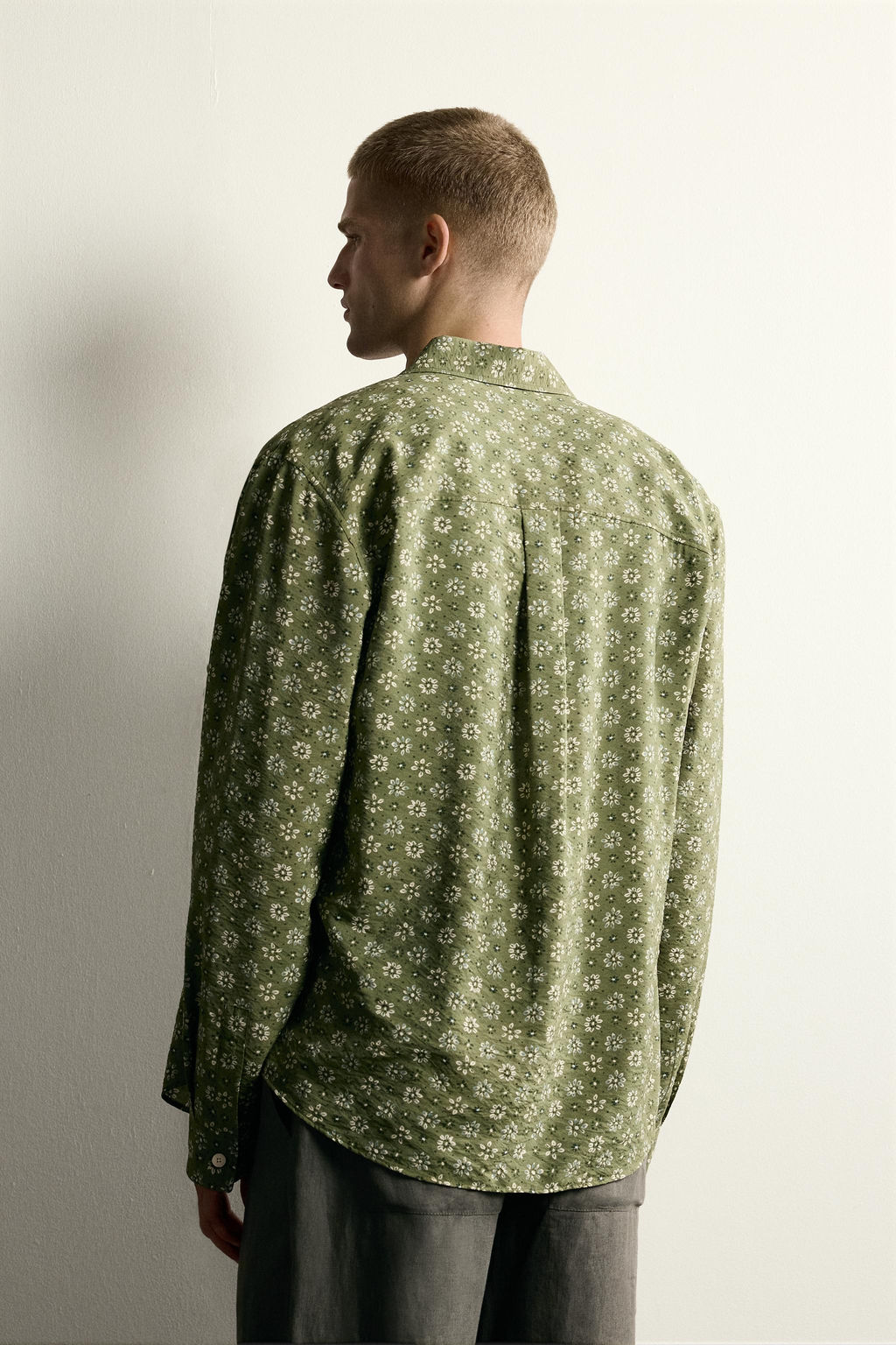 CAMISA FLUIDA ESTAMPADO FLORAL / Verde medio - Zara фото 3