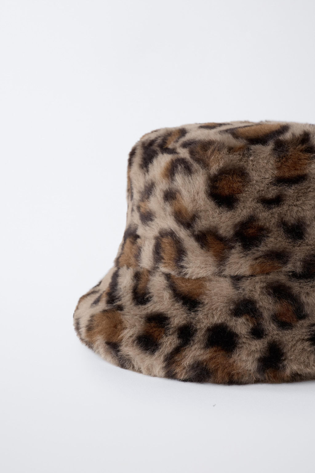 ANIMAL PRINT FAUX FUR BUCKET HAT - Zara фото 2