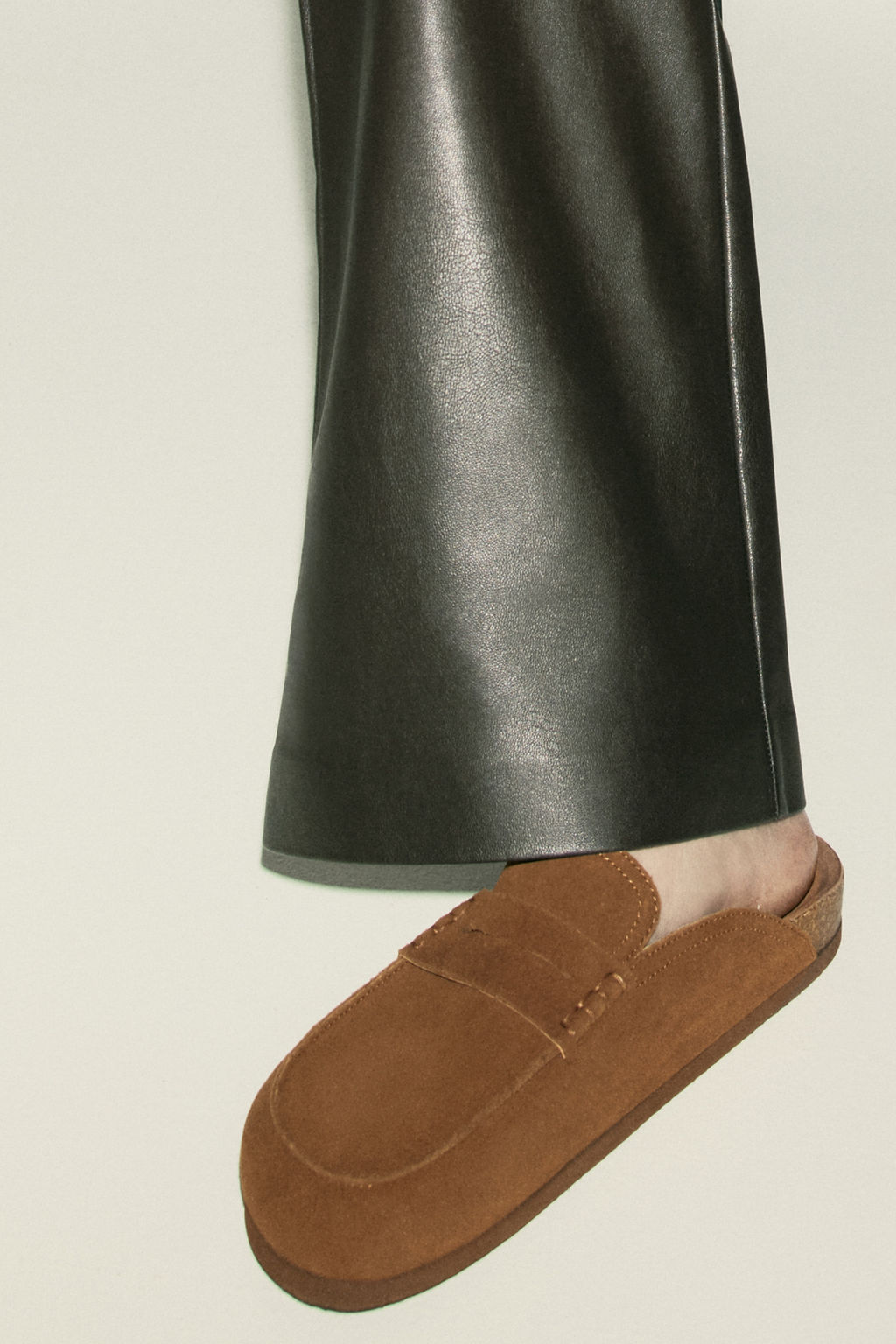 Mules de piel estilo mocas?n - H&m фото 5