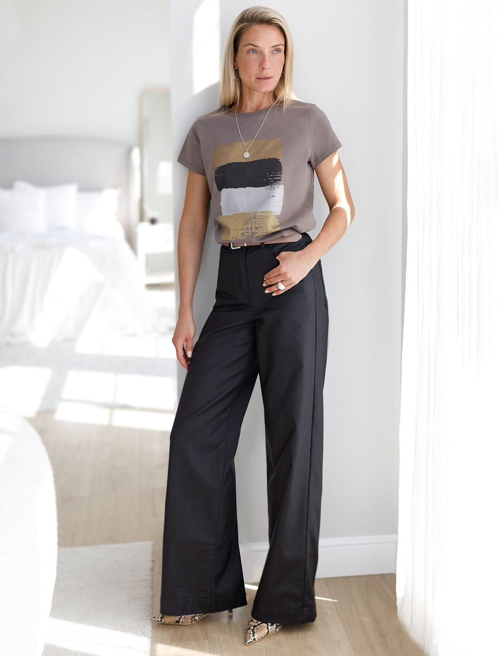 D24.277 Брюки женские черный