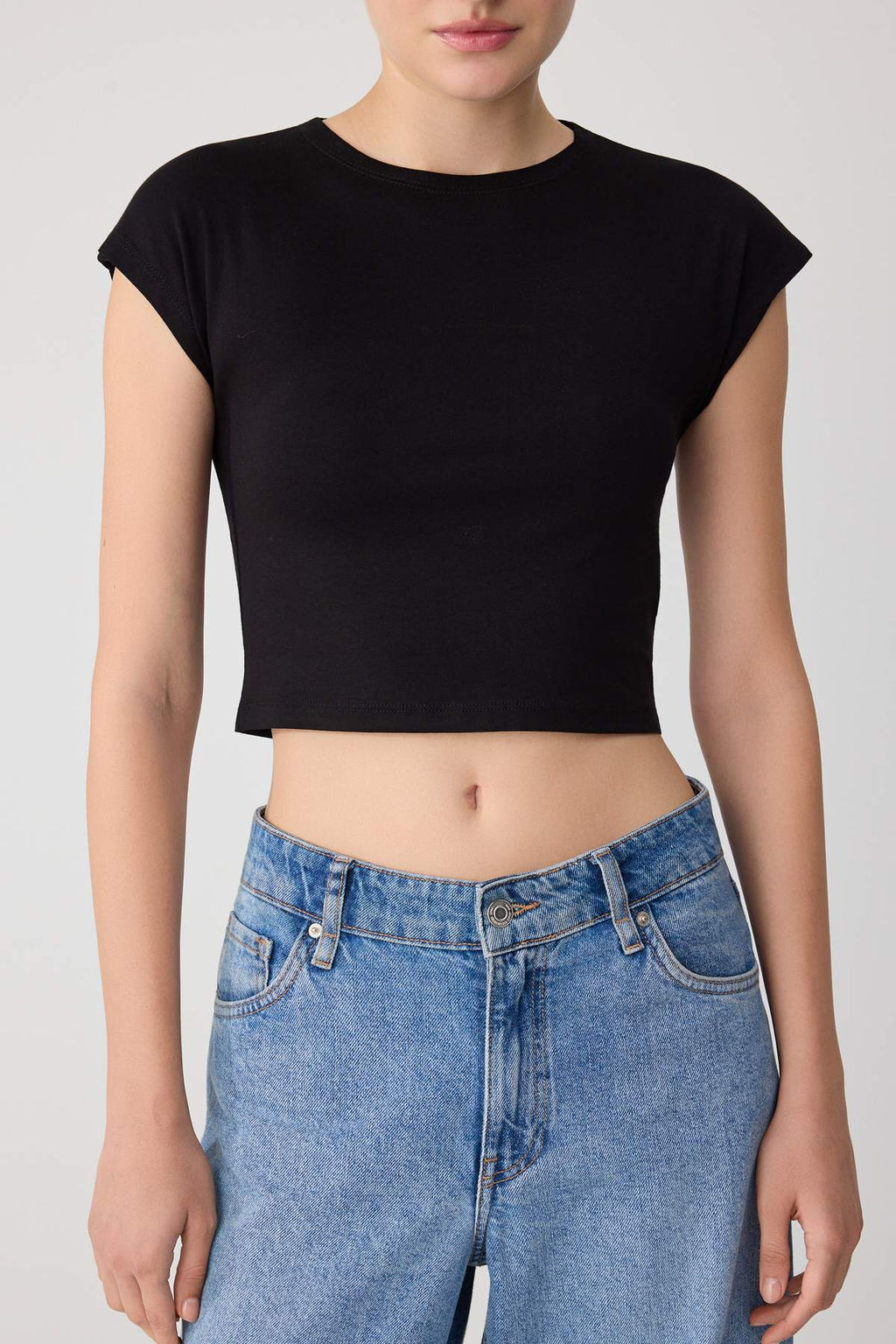 Siyah-Beyaz D_z Regular Bisiklet Yaka Ay Kol K_sa %100 Pamuk _rme T-Shirt TWOSS26TS00347 - Trendyolmilla фото 3