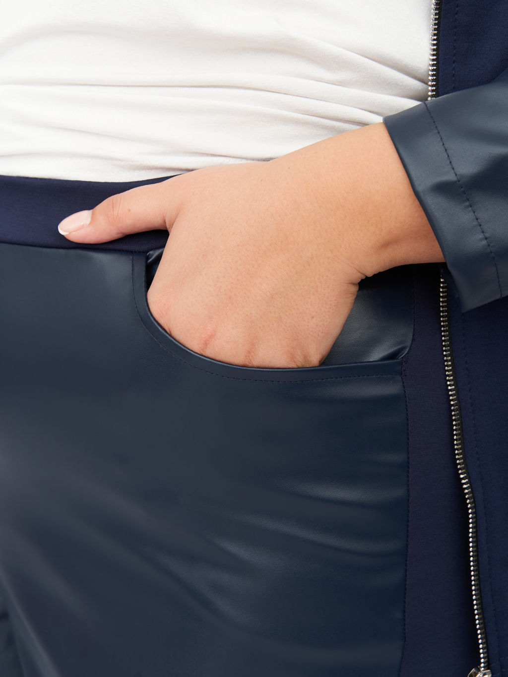 Брюки из экокожи BB00534DBL05