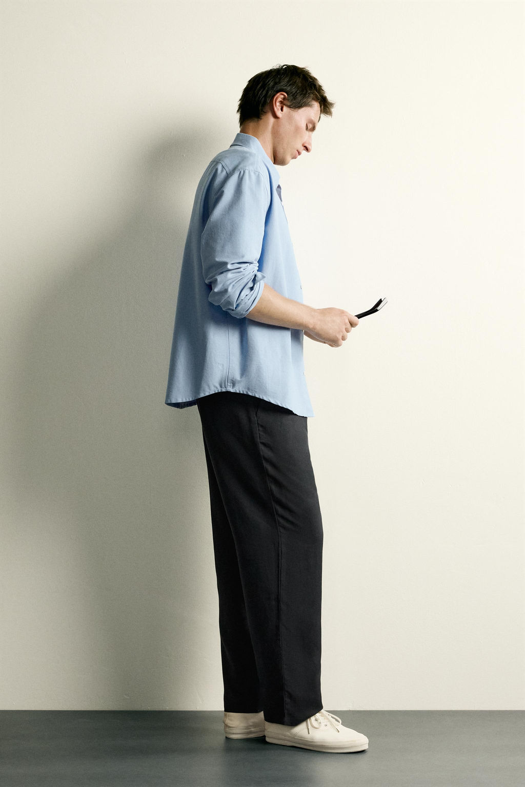PANTAL?N RELAXED FIT 100% LYOCELL / Negro - Zara фото 4