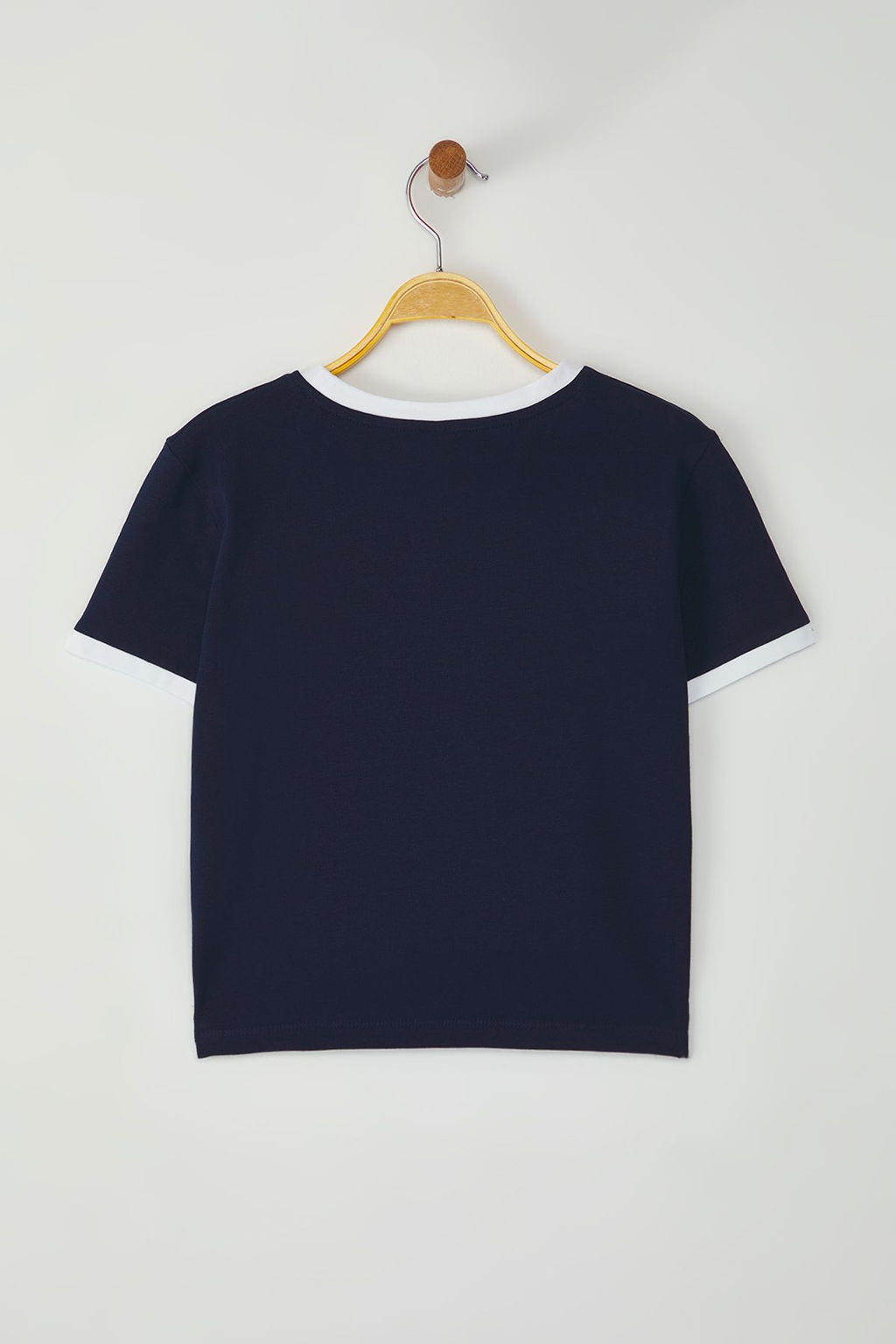 TRENDYOLMILLA Lacivert Renk Bloklu Slogan Bask?l? Crop Fitted/Vucuda Oturan Orme T-Shirt TWOSS25TS00035 фото 6