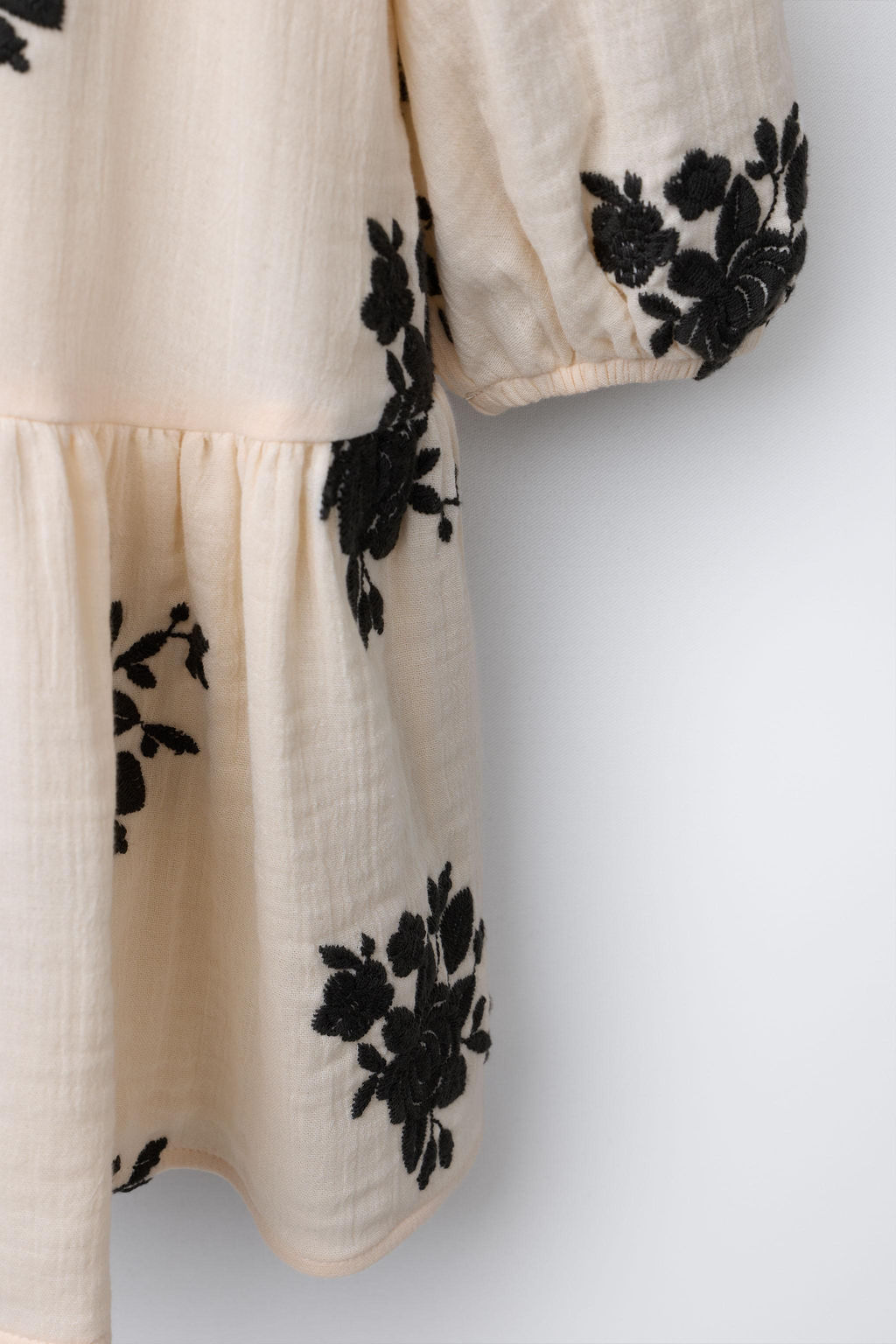 EMBROIDERED FLORAL DRESS - Zara фото 4