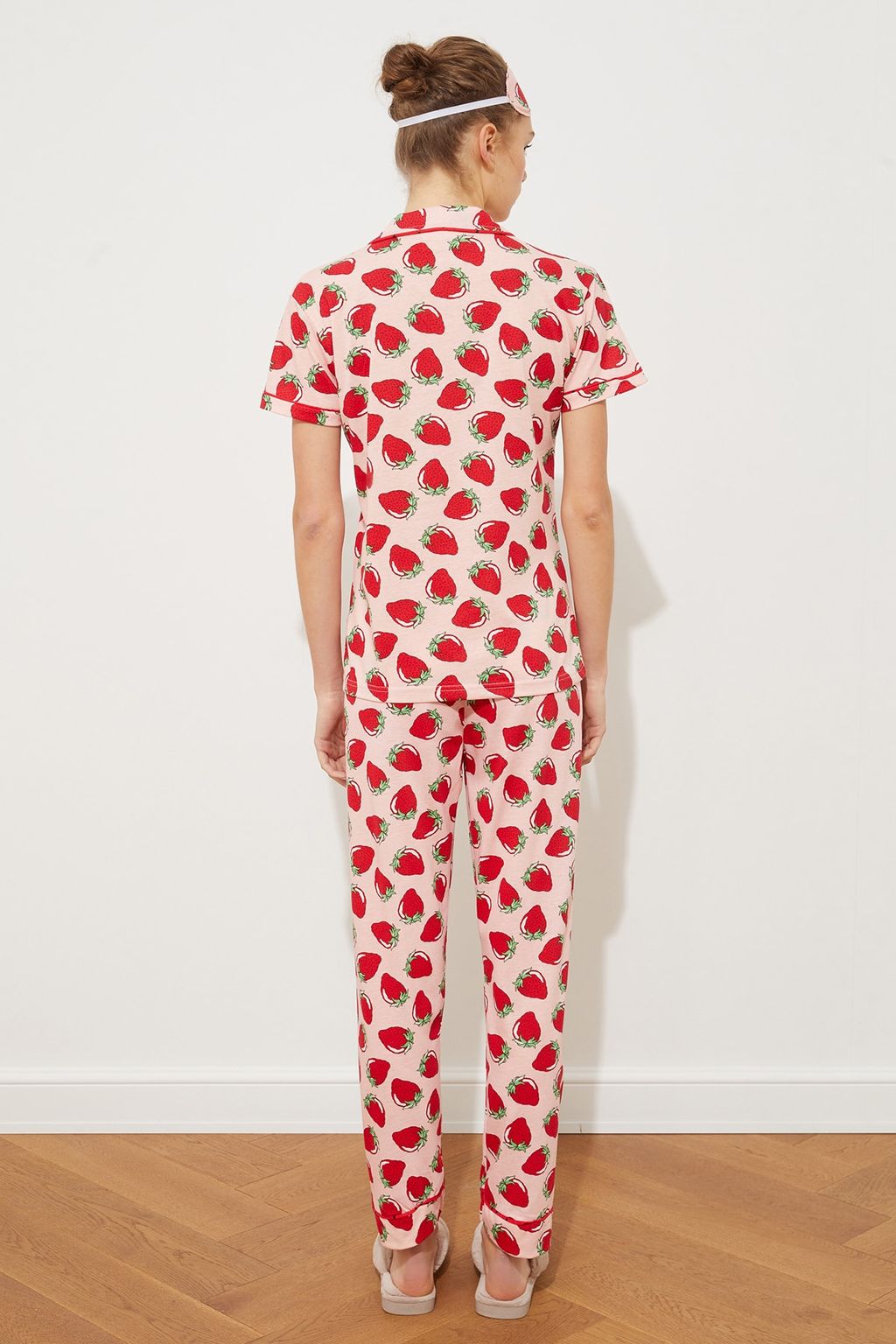 Trendyolmilla Lila Cilek Desenli Biyeli Uyku Bantl? Orme Pijama Tak?m? THMSS21PT0784 фото 4