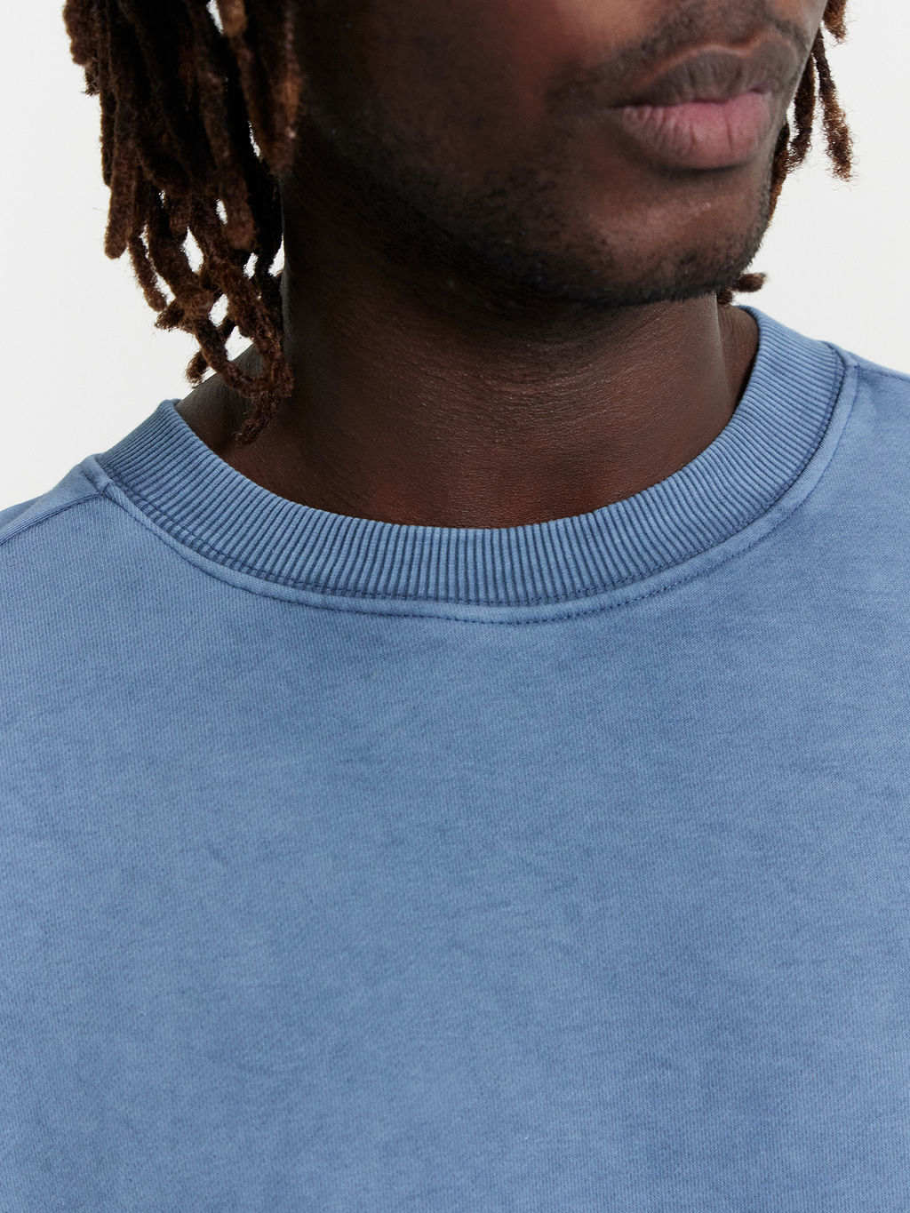 Комплект мужской синий: футболка и шорты варка на шторме 191011