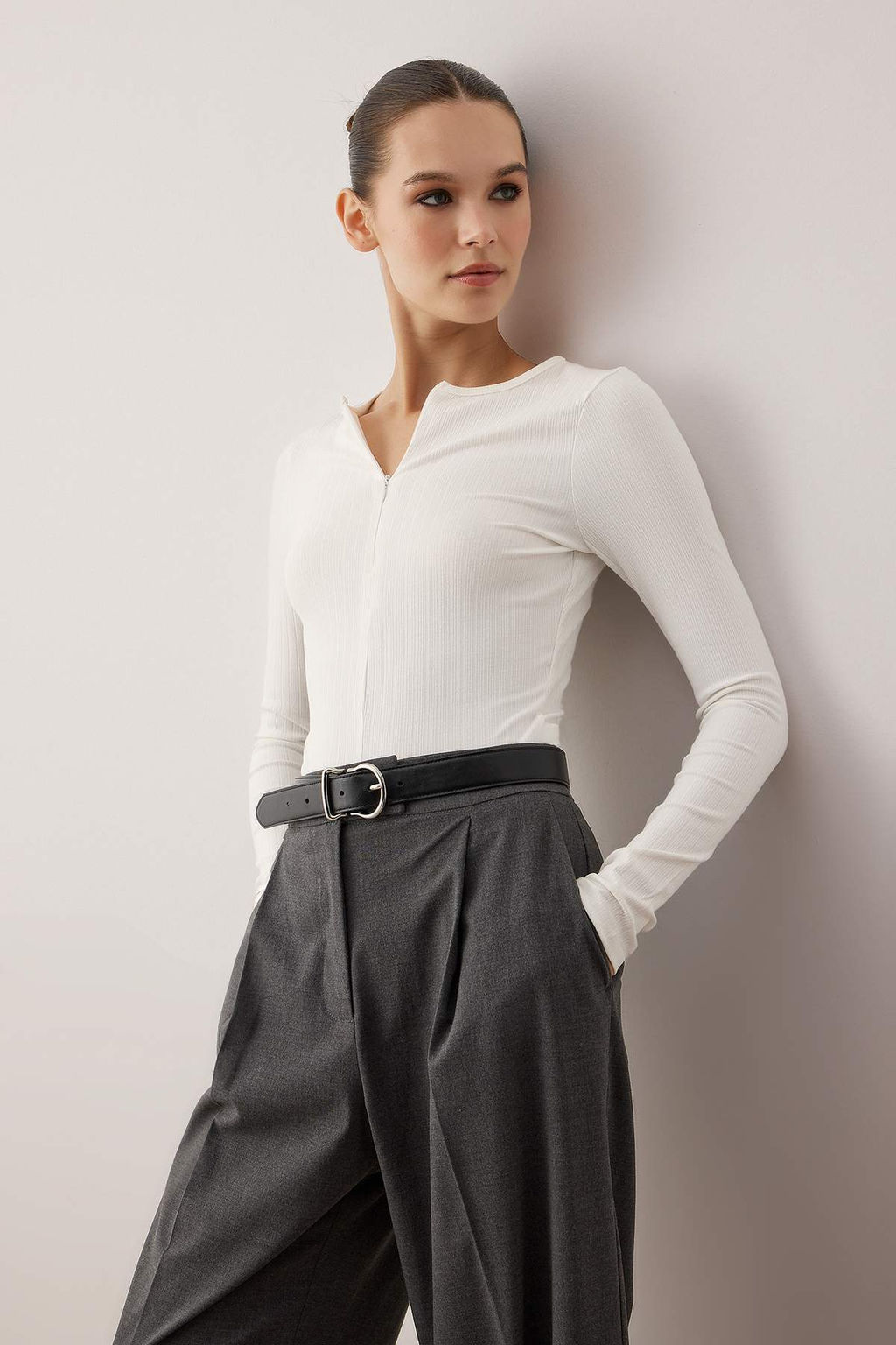 Ekru Fermuarl? fitted/Vucuda Oturan C?tc?tl? Esnek Orme Body TWOAW26BD00012 - Trendyolmilla фото 2