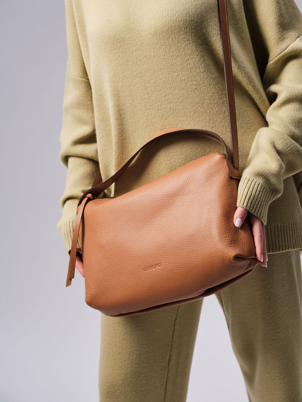 Сумка кожаная Deboro 30963 коричневый лист