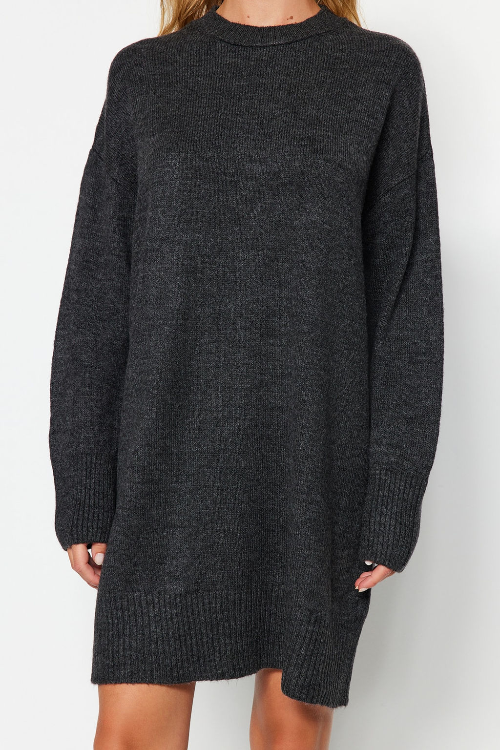 TRENDYOLMILLA Antrasit Mini Triko Super Genis Kal?p Yumusak Dokulu Elbise TWOAW24EL00035  фото 5