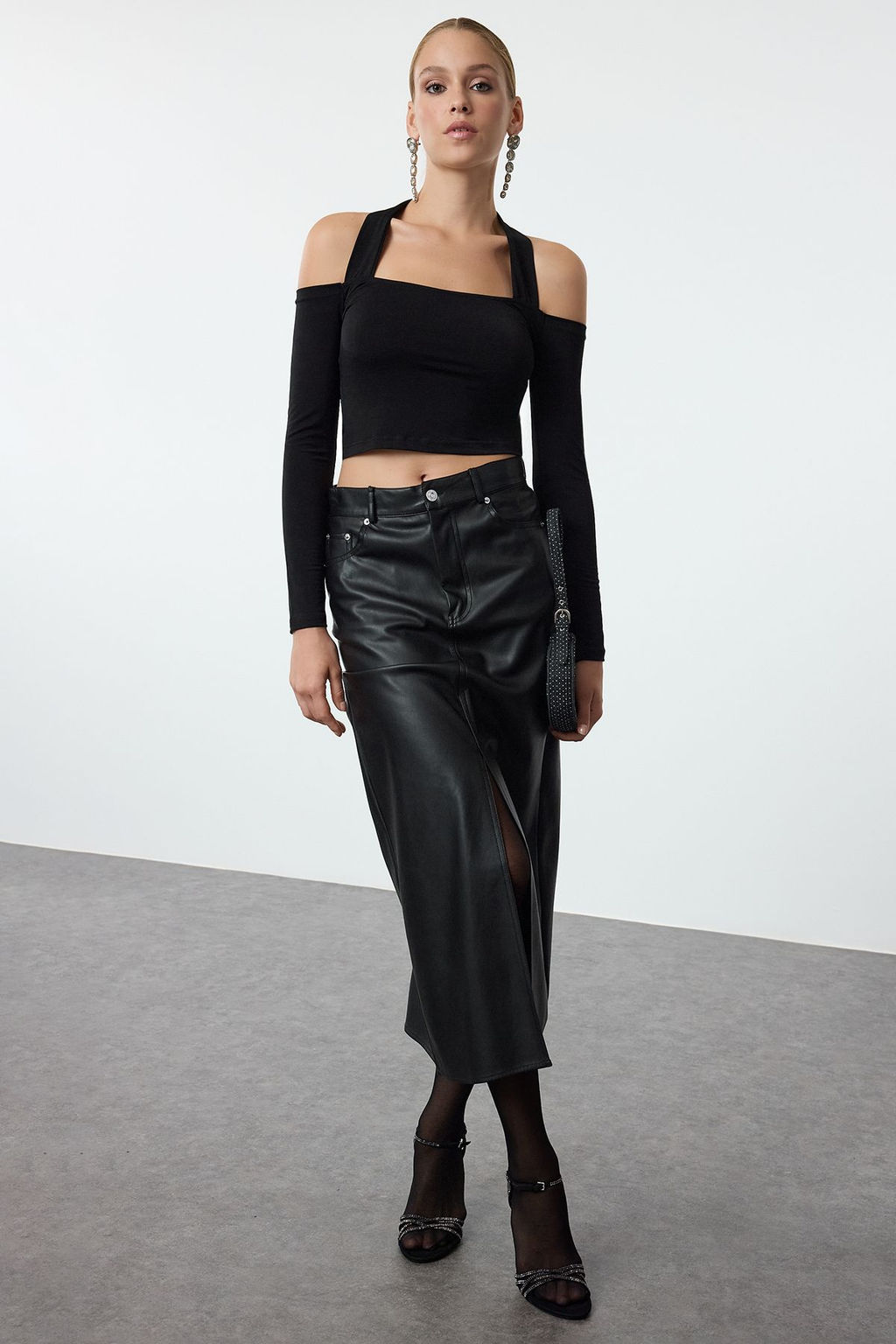 Trendyolmilla Siyah Kare Yaka Crop Orme Bluz TPRAW25BZ00015