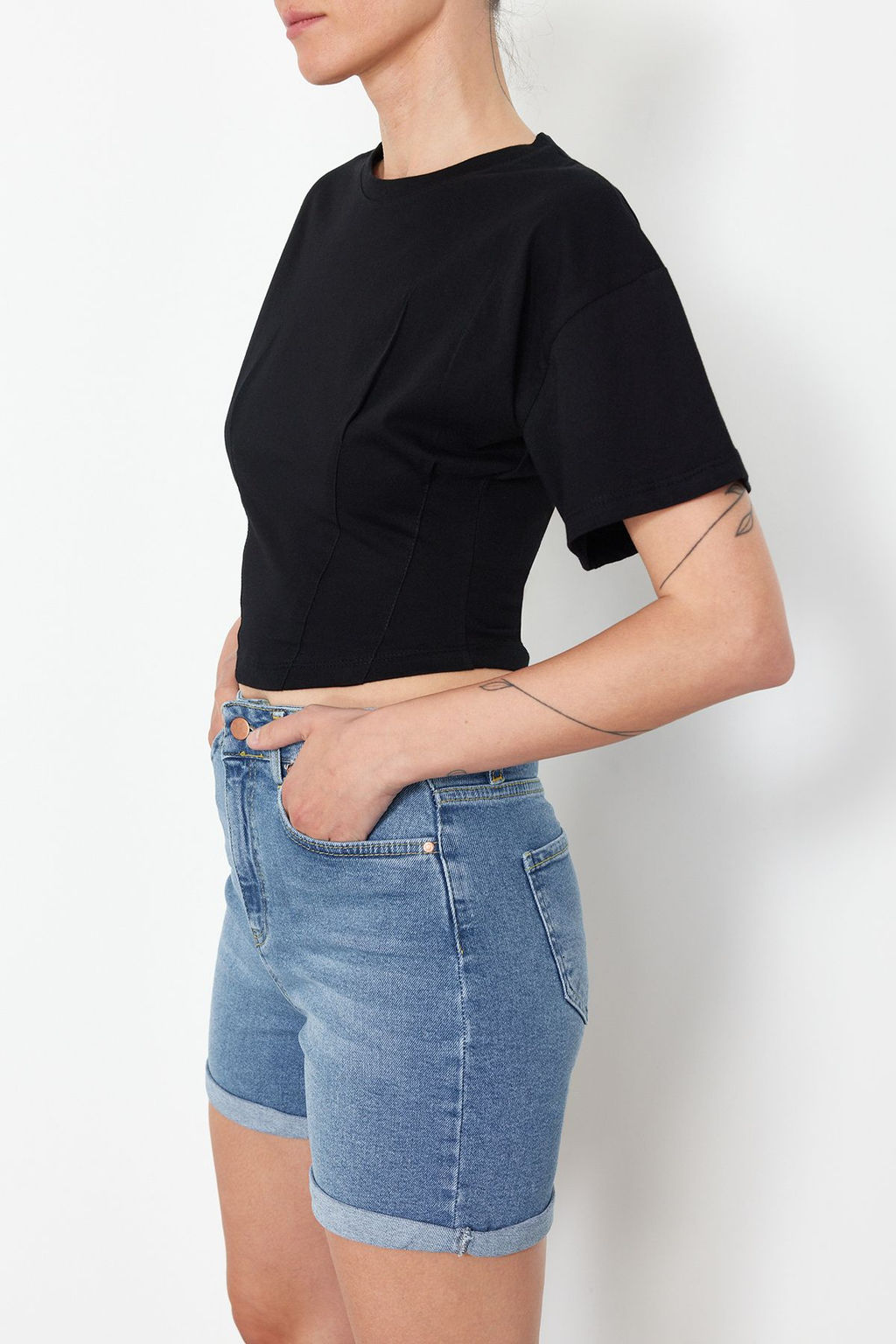 Siyah Crop Regular Orme T-Shirt TEDSS24TS00008