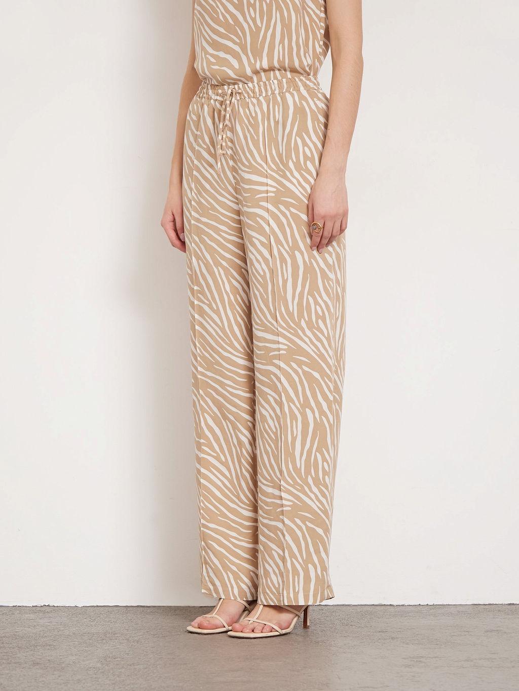 Брюки широкого кроя - Emka фото 4