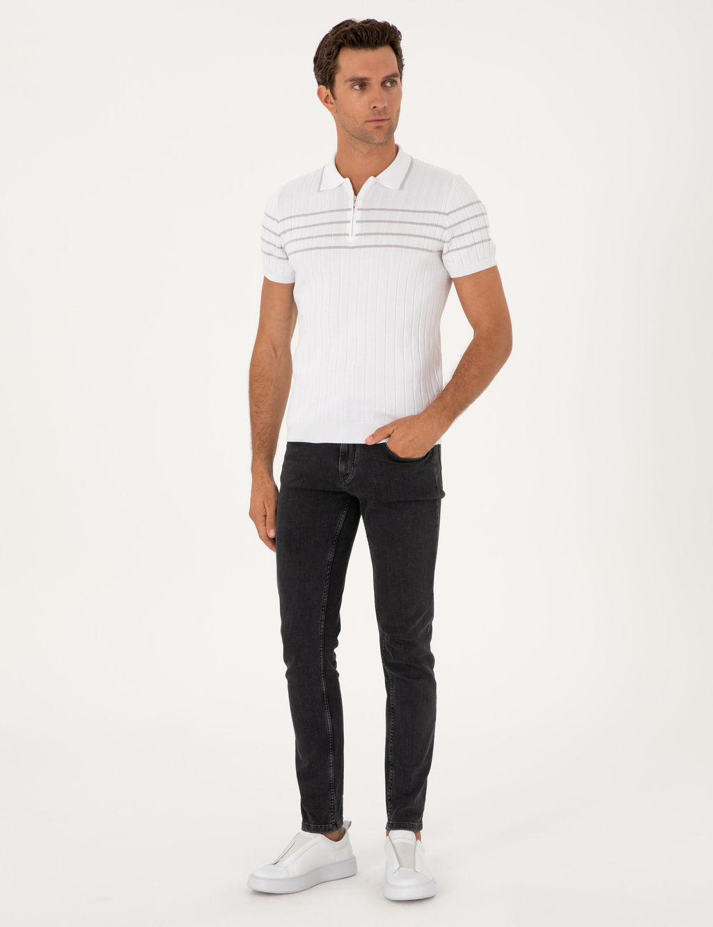 Beyaz Slim Fit %100 Pamuk Fermuarl_ Polo Yaka Triko T-shirt