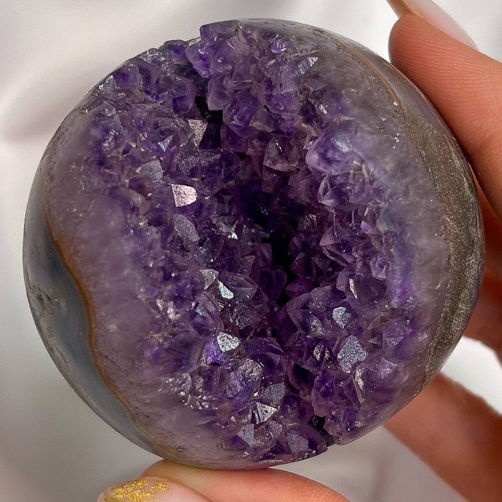 Шар из Аметиста с жеодой