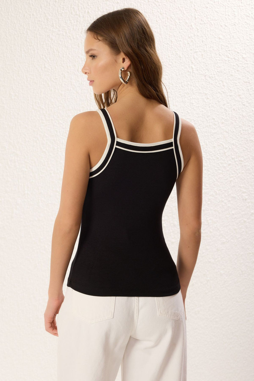 Siyah Fitted/Vucuda Oturan Halter yaka Fitilli Esnek Orme Atlet TWOSS25AL00011