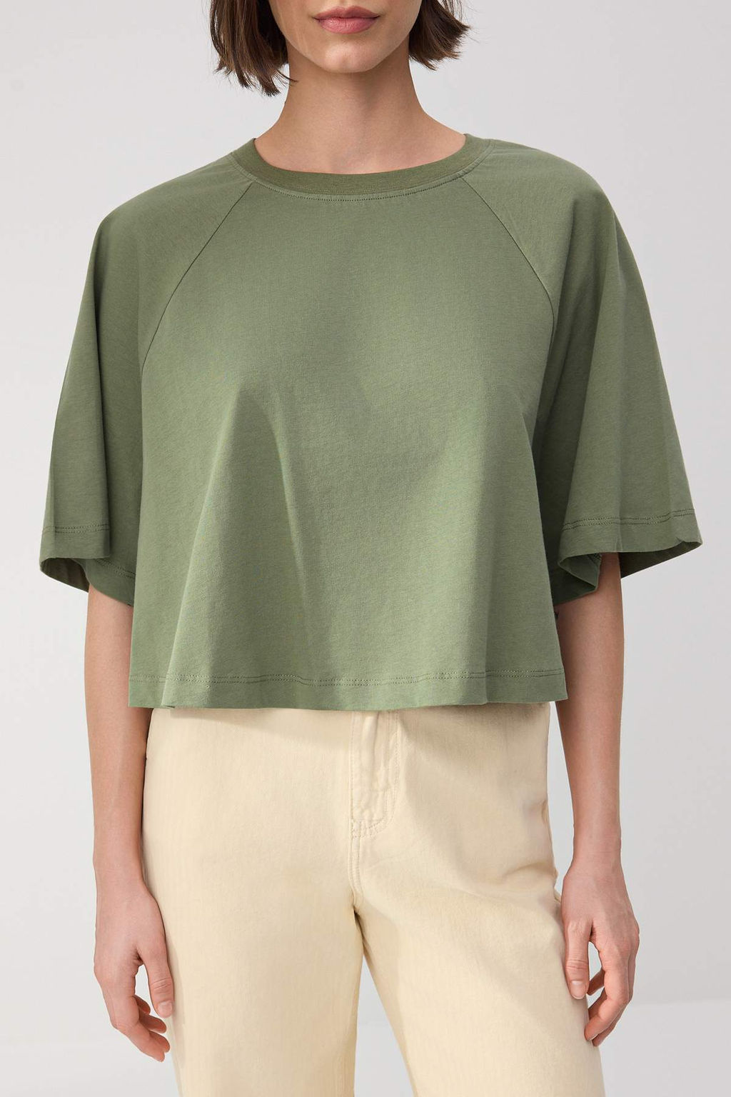 Wardrobe Essentials-Haki Boxy/Rahat Kal?p K?sa Kollu Crop %100 Pamuk Orme T-Shirt TWOSS26TS00006