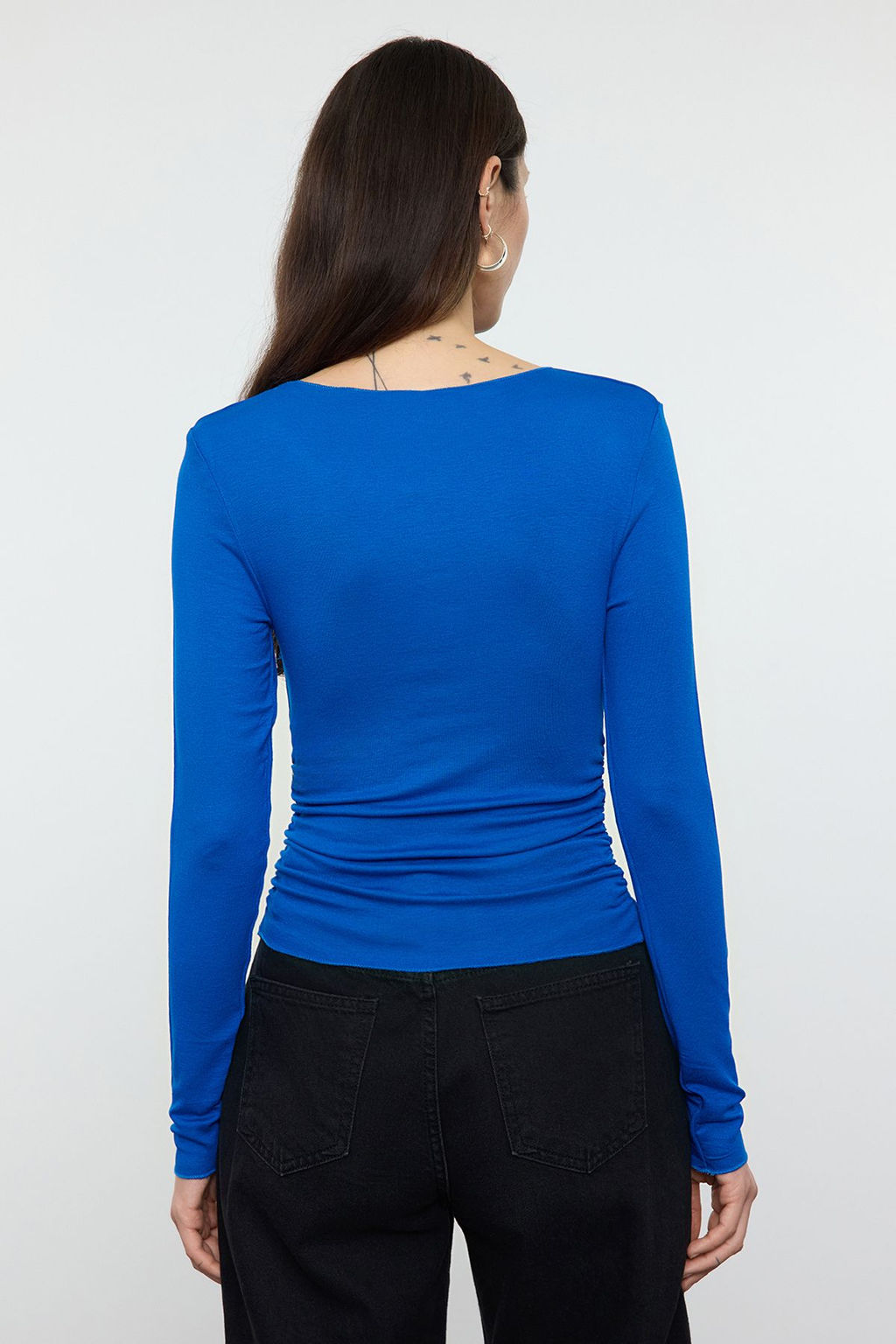 Trendyolmilla Antrasit Viskon/Yumusak Kumasl? Fitted Buzgu/Drape Detayl? Kay?k Yaka Esnek Orme Bluz TWOAW25BZ00225  фото 5