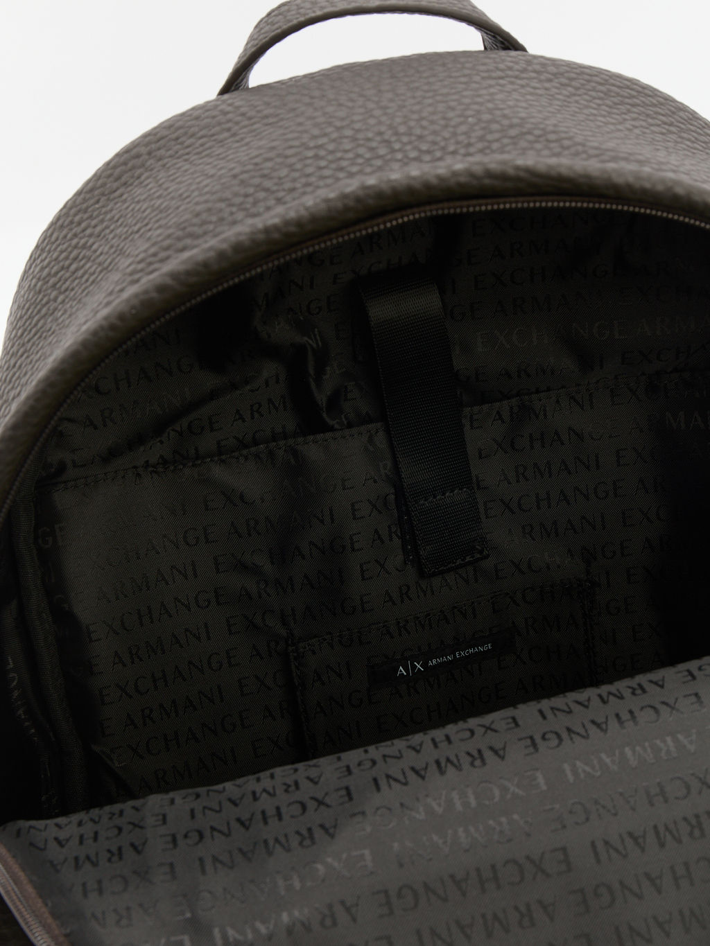 Мужской рюкзак ARMANI EXCHANGE CAPRI Артикул 4081434, темно-коричневый