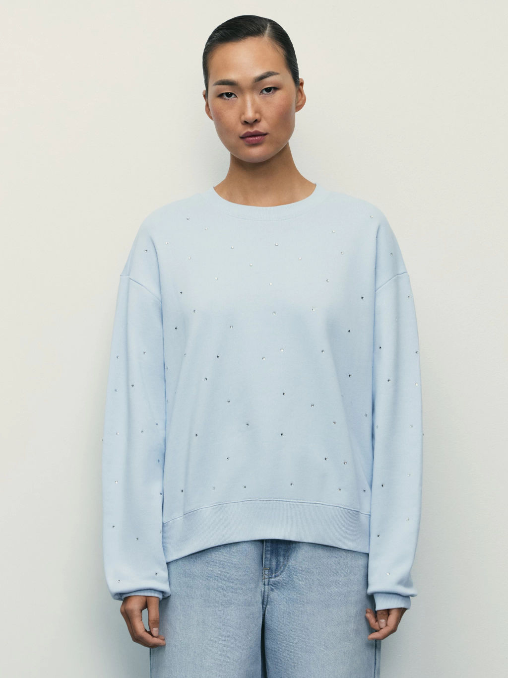 Свитшот из хлопка со стразами / Zarina  фото 3