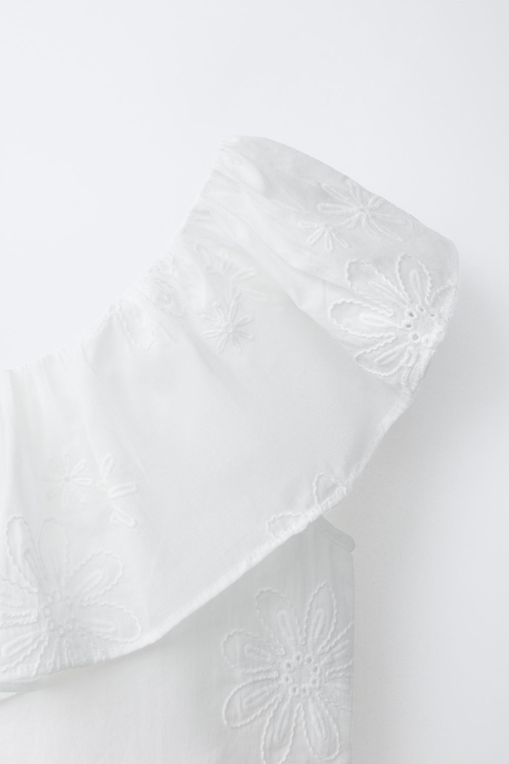 TOP VOLANTE ASIM?TRICO / Blanco - Zara фото 5