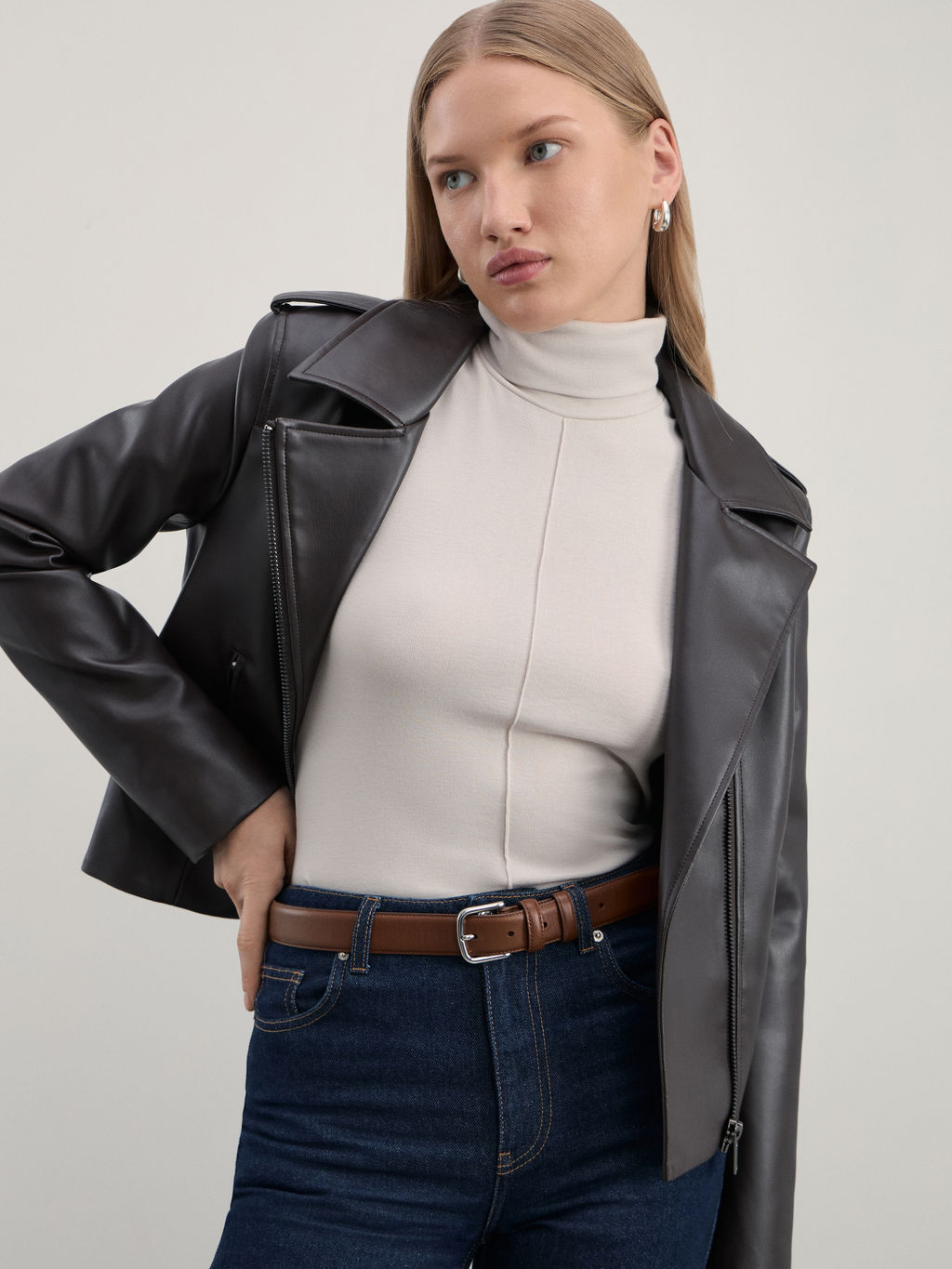 Водолазка из модала со швом / Zarina  фото 2