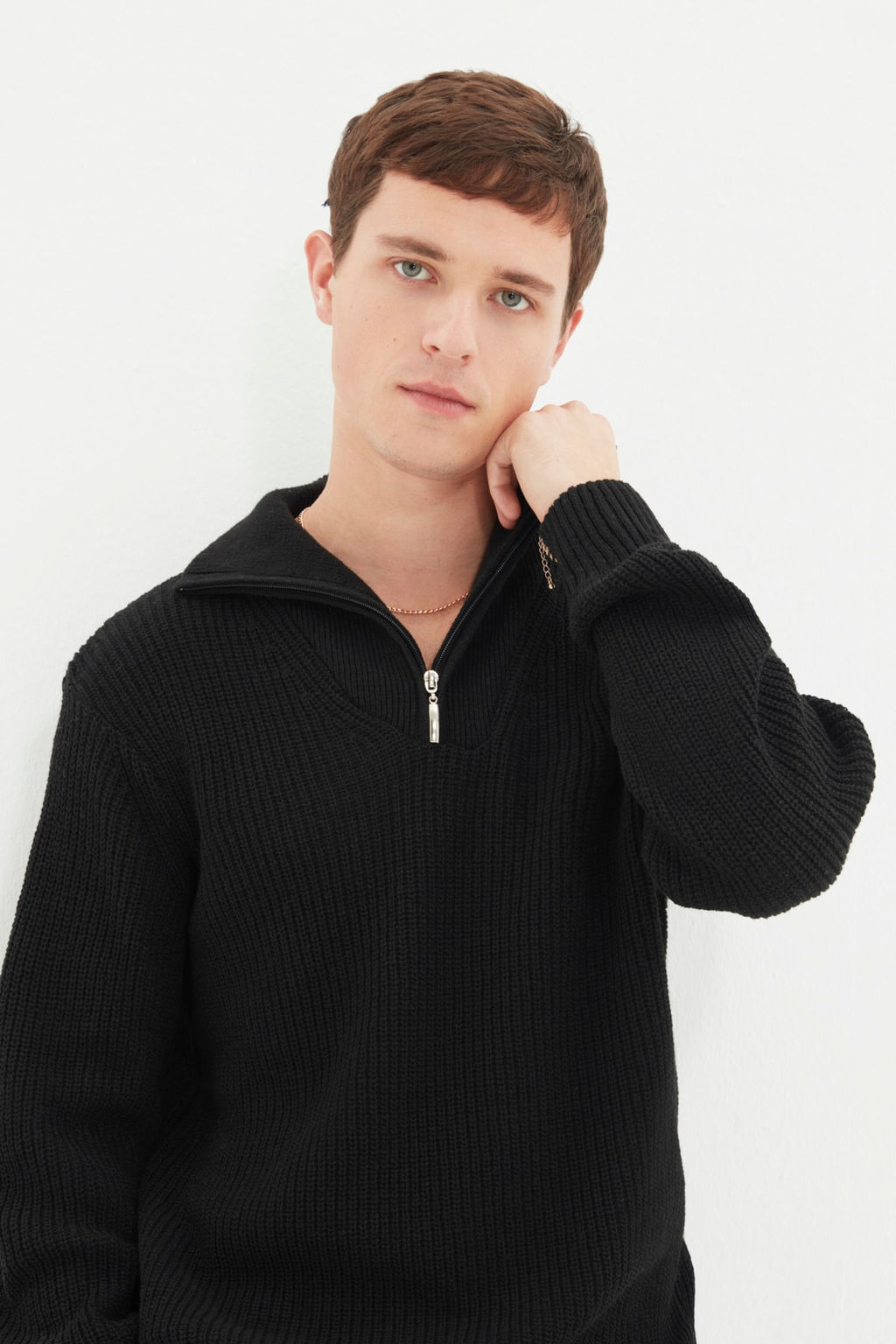 Siyah Regular Fit Yunlu Fermuarl? Bal?kc? Yaka Triko Kazak TMNAW22KZ0347