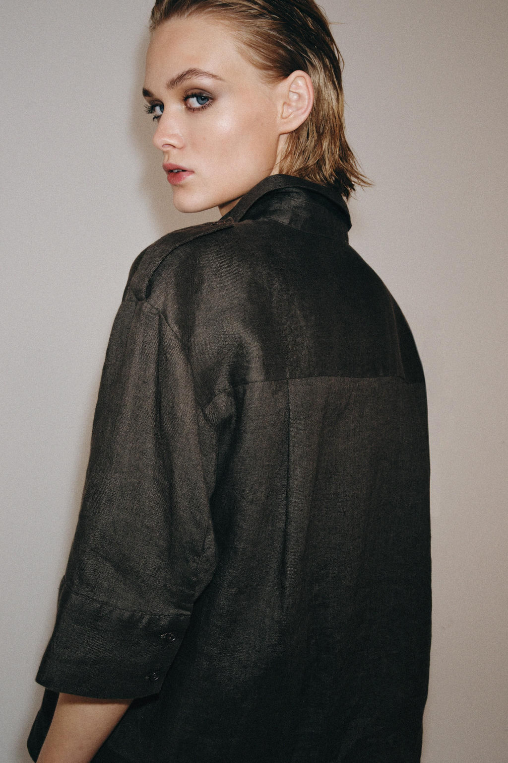 CAMISA LINO BOLSILLOS ZW COLLECTION / Vis?n - Zara фото 2