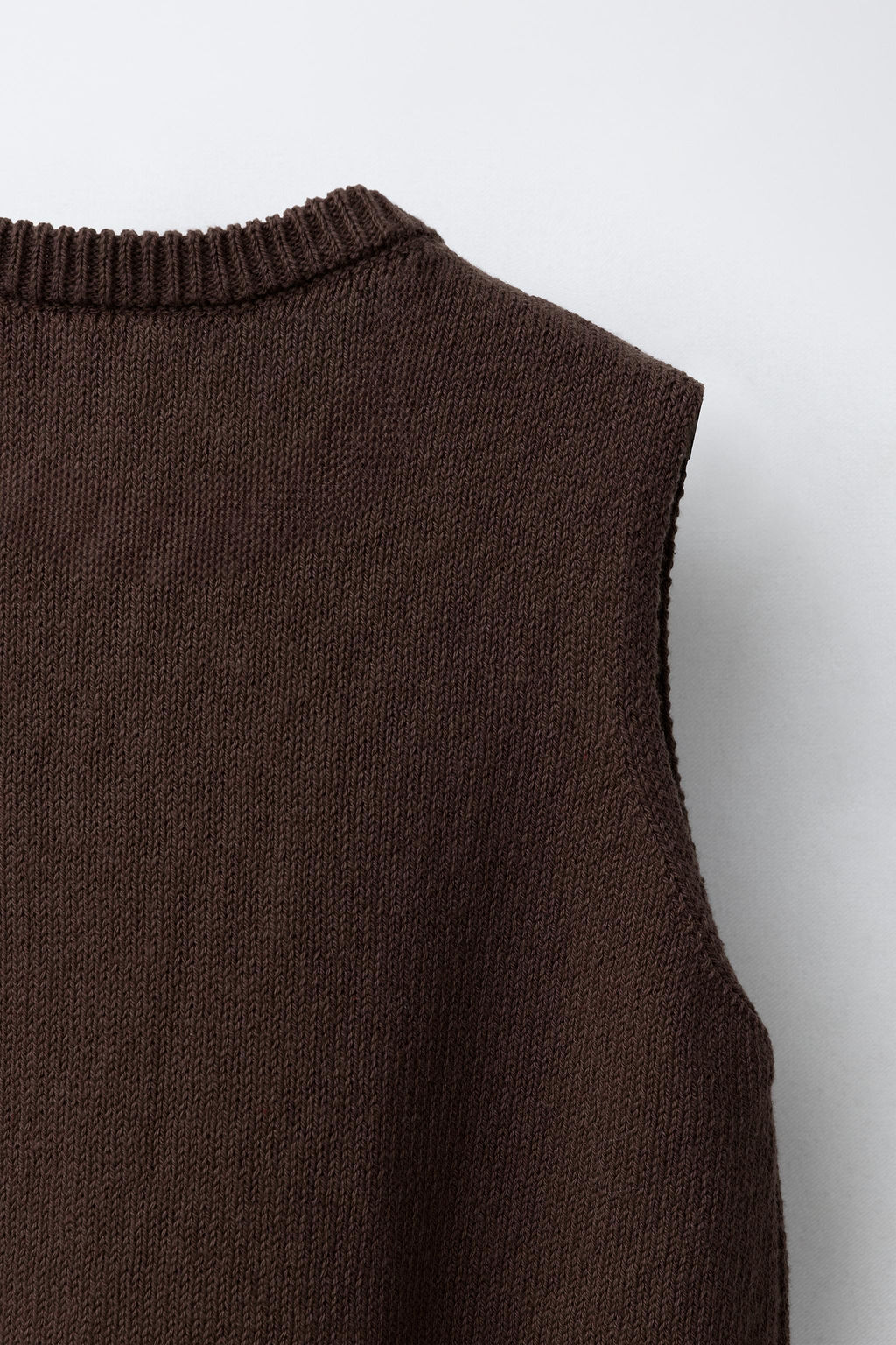 CHALECO PUNTO BOTONES / Marr?n - Zara фото 8