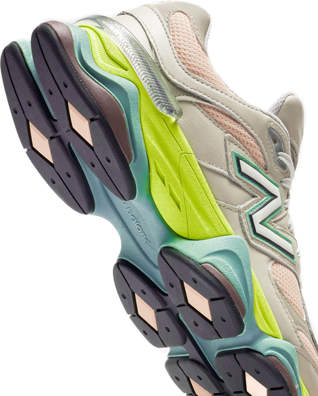 Кроссовки взрослые