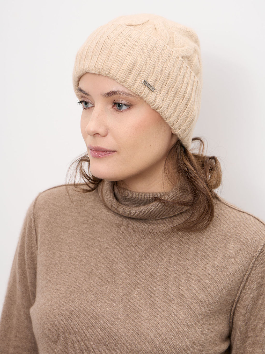 Шапка из кашемира 04343 бежевая