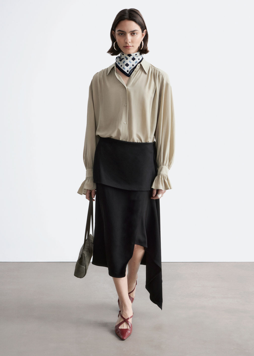 Blusa fruncida con lazo trasero - H&m фото 3