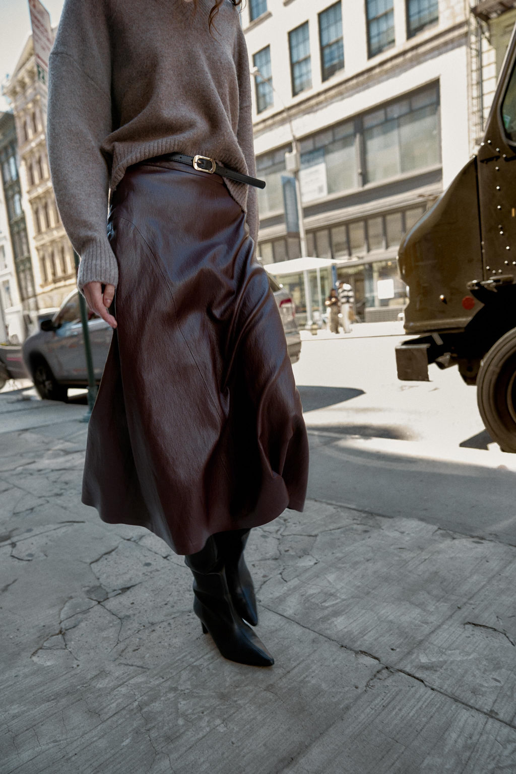 FAUX LEATHER MIDI SKIRT WITH BELT - Zara фото 12