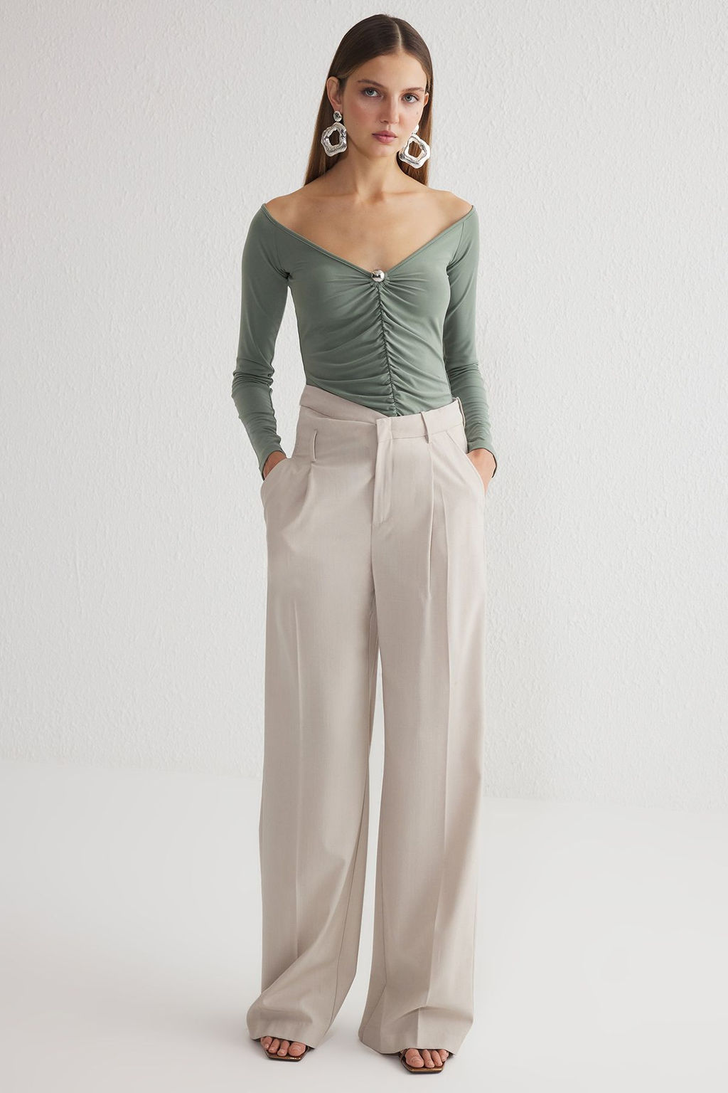 Haki Carmen Yaka Aksesuar Detayl? Orme Bluz TPRSS25BZ00016 - Trendyolmilla фото 2