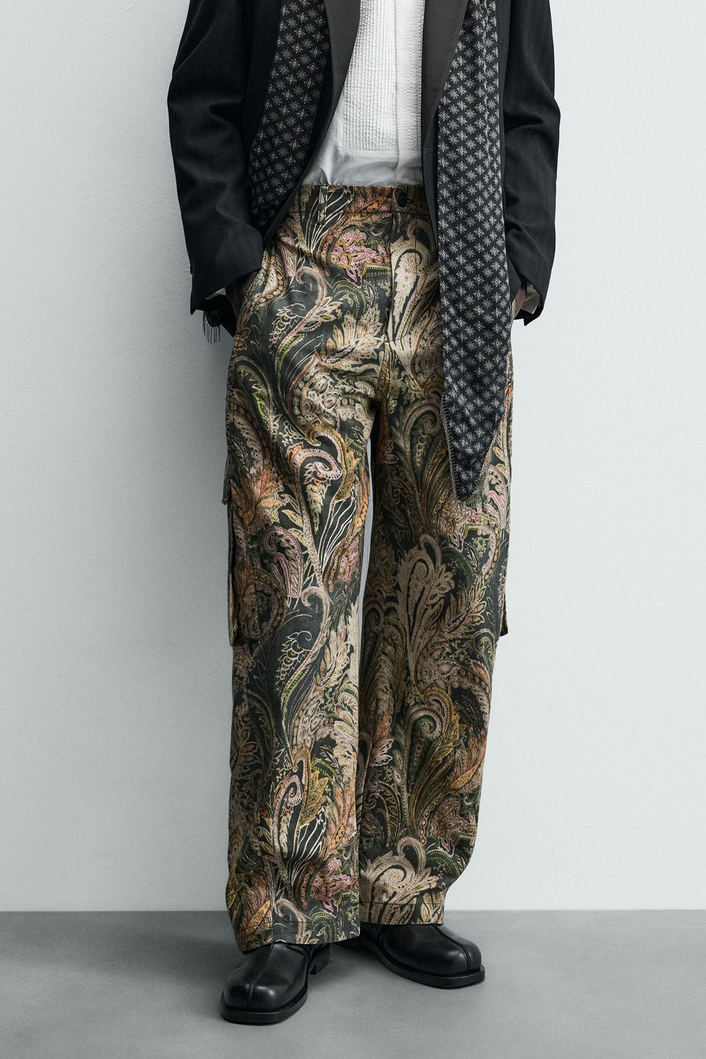LIMITED EDITION PAISLEY BARREL FIT CARGO TROUSERS - Zara фото 19