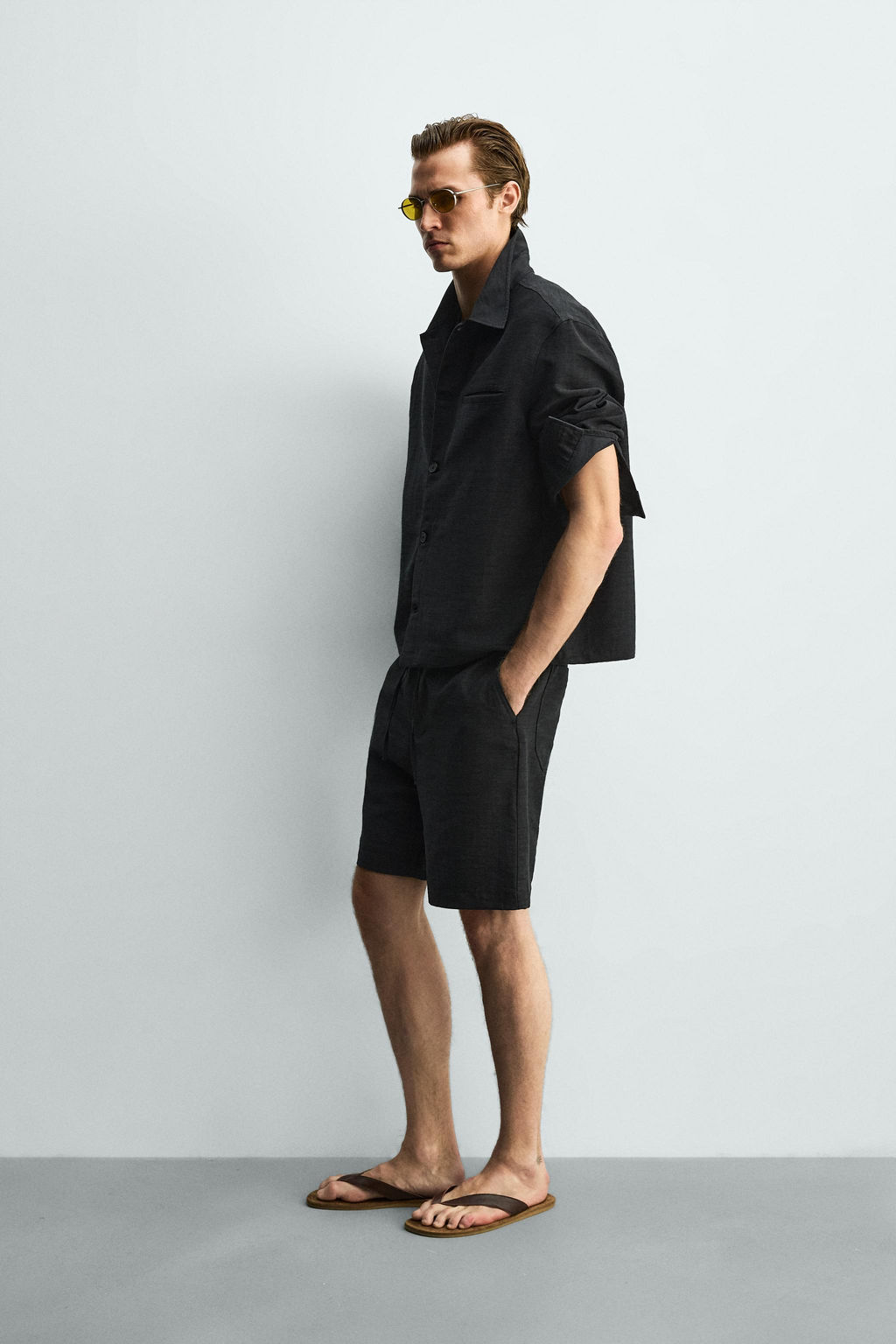 SOBRECAMISA FLUIDA RELAXED FIT / Negro