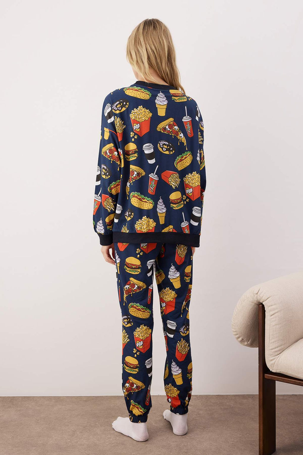 Trendyolmilla Kiremit Slogan Nak?sl? Desenli Sweatshirt-Jogger Orme Pijama Tak?m? THMAW23PT00064  фото 16