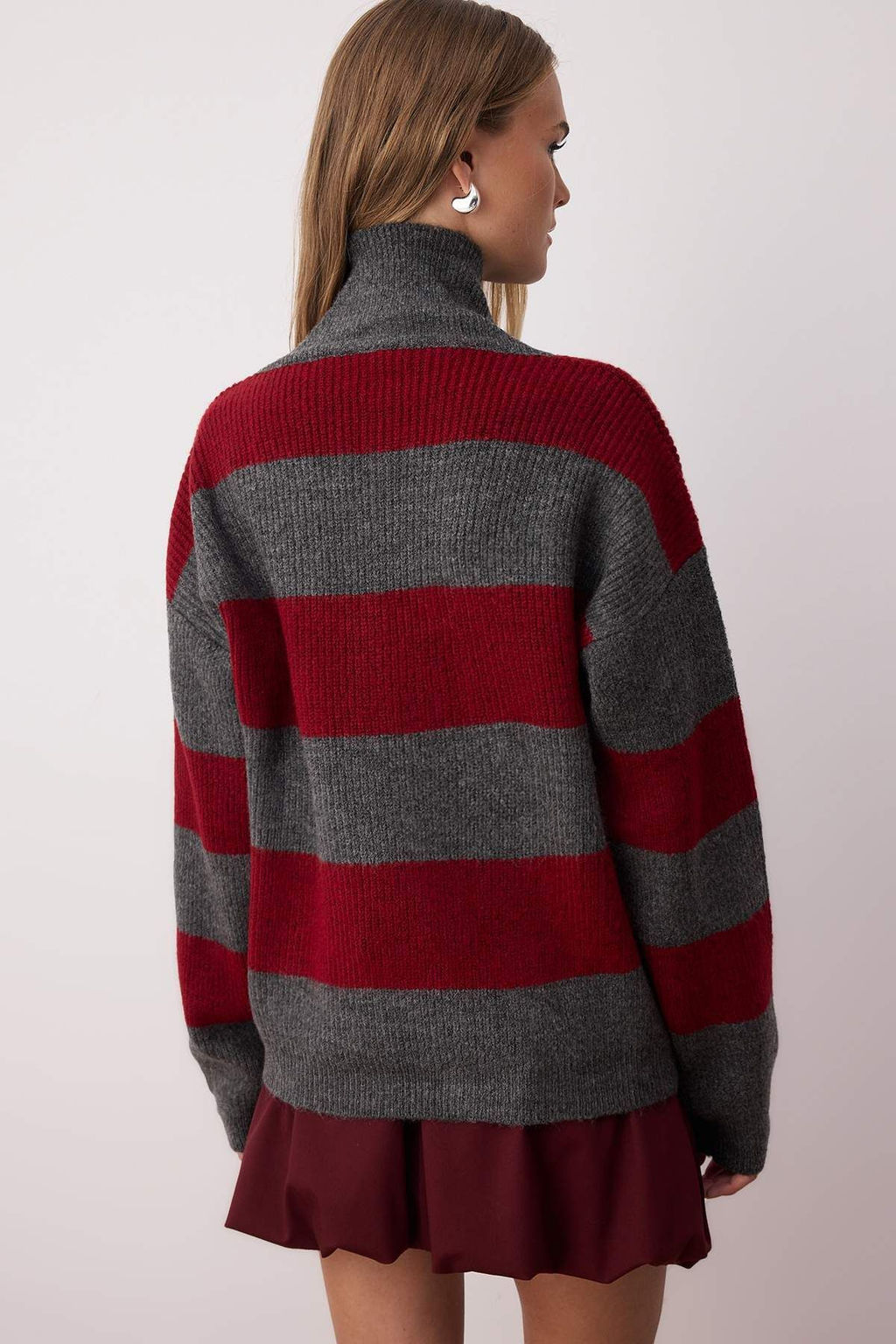 Bordo Yumusak Dokulu Genis Kal?p Kal?n V Yaka Triko Kazak TWOAW26KZ00152 - Trendyolmilla фото 4