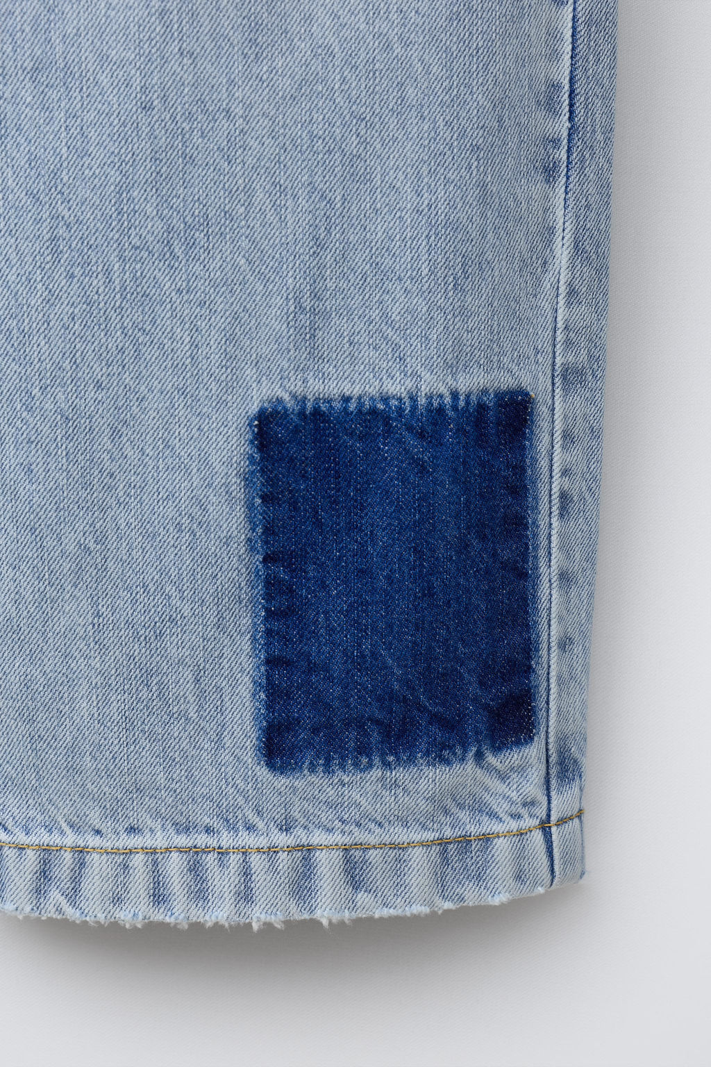 JEANS LOOSE PARCHES / Azul - Zara фото 4