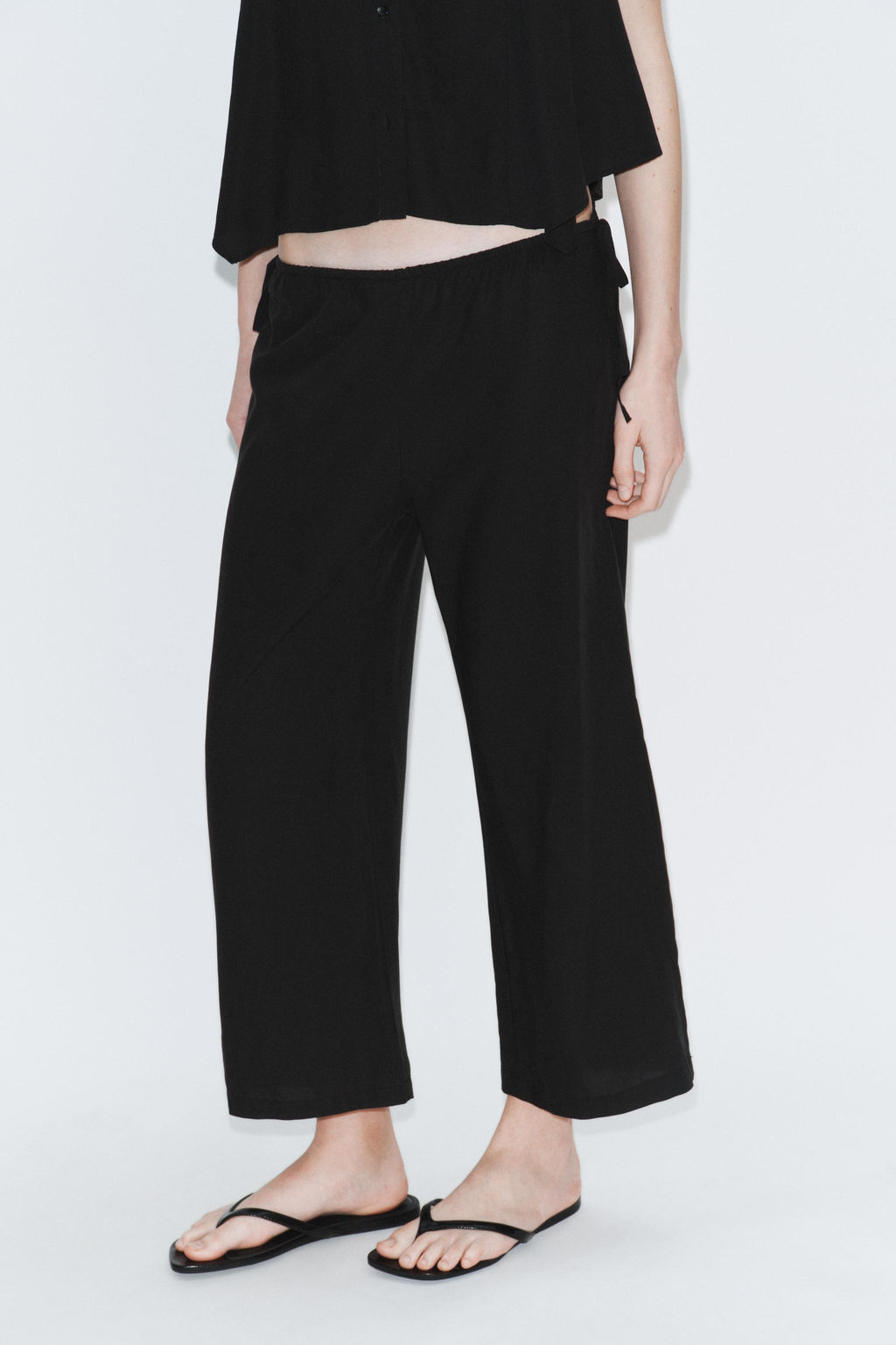 PANTAL?N TOBILLERO FLUIDO LAZADAS / Negro - Zara фото 2