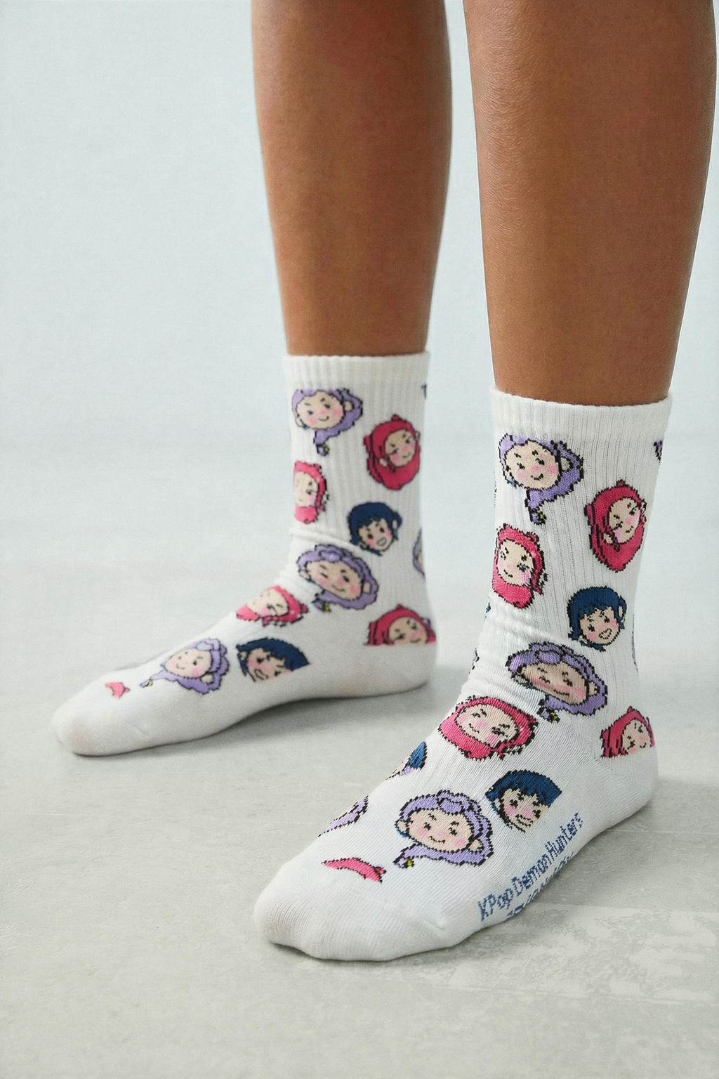 PACK DOS CALCETINES MEDIOS KPOP DEMON HUNTERS NETFLIX  / Crudo / Azul