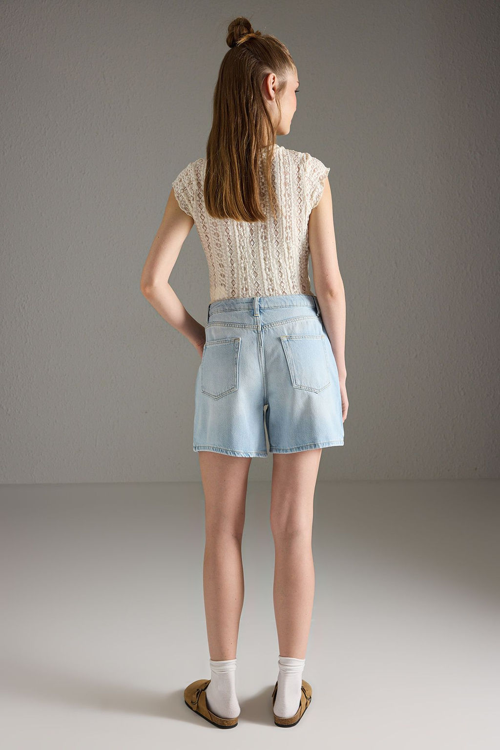 TRENDYOLMILLA Siyah Yuksek Bel City Denim Sort TWOSS25SR00180  фото 4